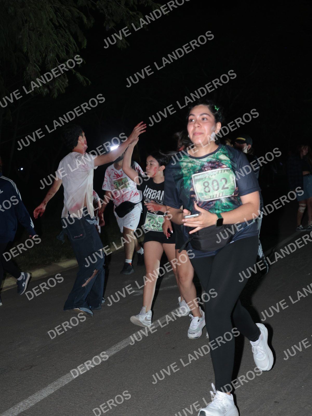 Foto de la Carrera Nocturna de Zombies Parque Metropolitano 2026 en Parque Metropolitano de Guadalajara, Zapopan, Jalisco a las 21:02 · dorsal 802, 126, 1348