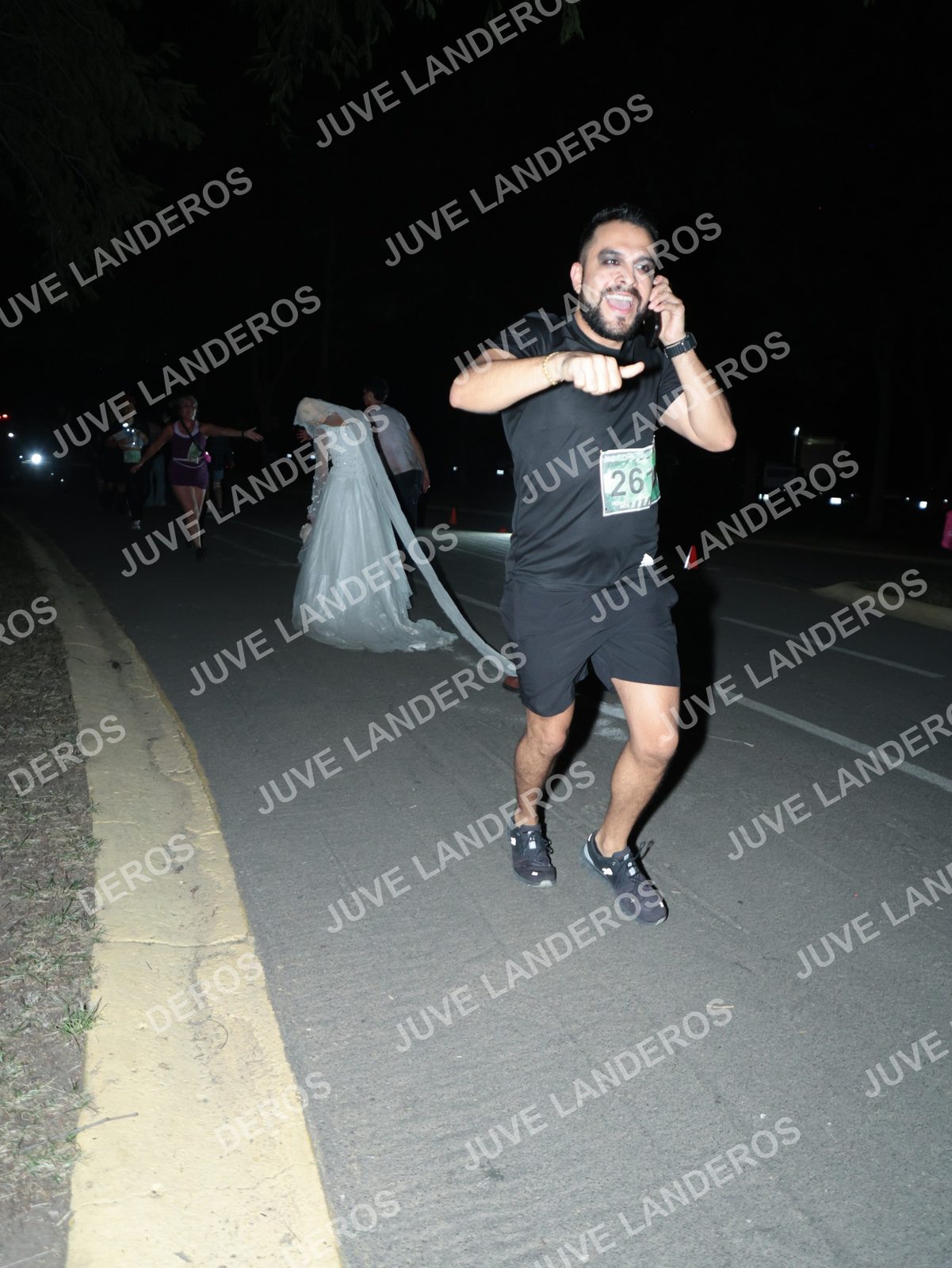 Foto de la Carrera Nocturna de Zombies Parque Metropolitano 2026 en Parque Metropolitano de Guadalajara, Zapopan, Jalisco a las 20:59 · dorsal 26