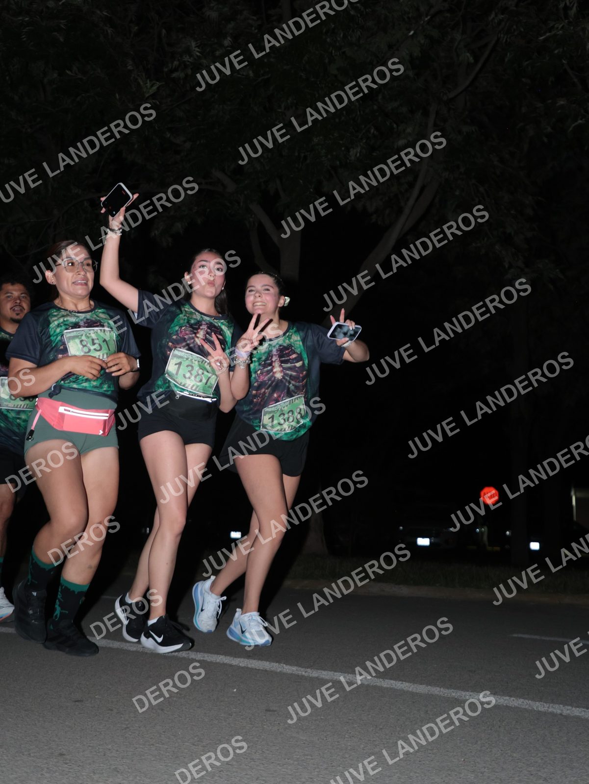 Foto de la Carrera Nocturna de Zombies Parque Metropolitano 2026 en Parque Metropolitano de Guadalajara, Zapopan, Jalisco a las 20:52 · dorsal 851