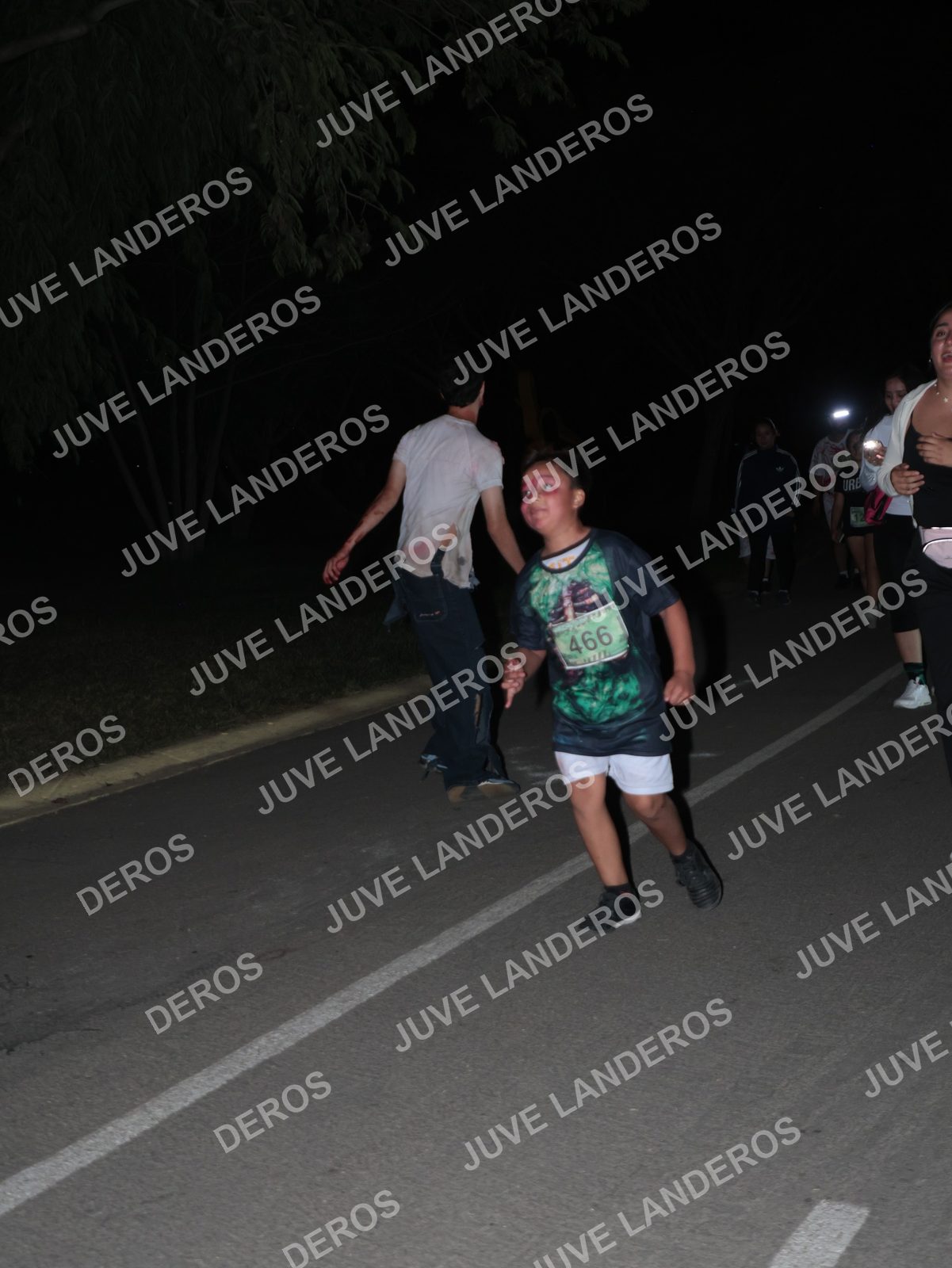 Foto de la Carrera Nocturna de Zombies Parque Metropolitano 2026 en Parque Metropolitano de Guadalajara, Zapopan, Jalisco a las 21:02 · dorsal 466