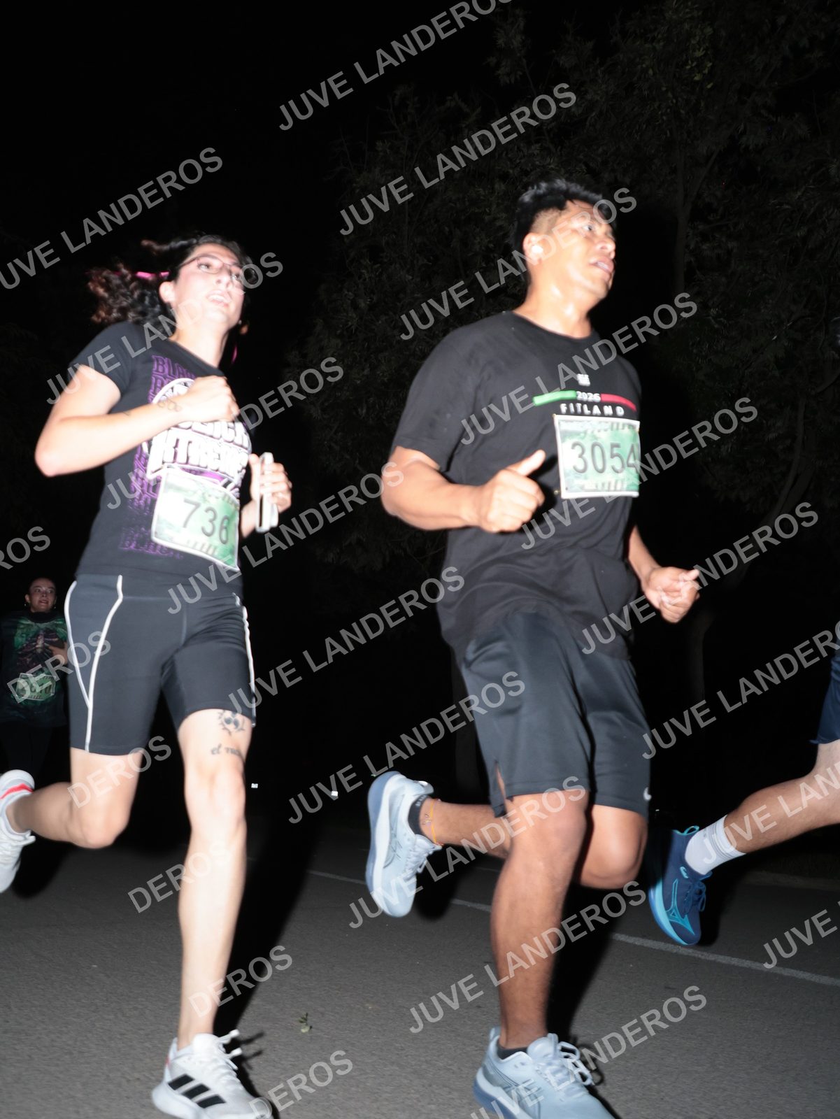 Foto de la Carrera Nocturna de Zombies Parque Metropolitano 2026 en Parque Metropolitano de Guadalajara, Zapopan, Jalisco a las 20:42 · dorsal 3054, 736, 2610
