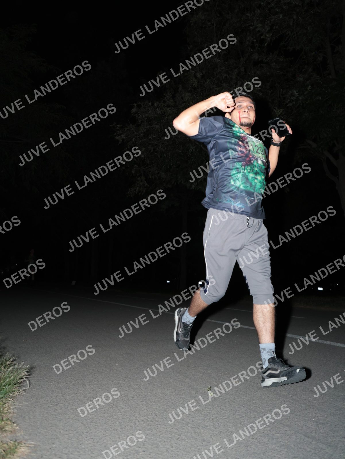 Foto de la Carrera Nocturna de Zombies Parque Metropolitano 2026 en Parque Metropolitano de Guadalajara, Zapopan, Jalisco a las 20:43 · dorsal 129