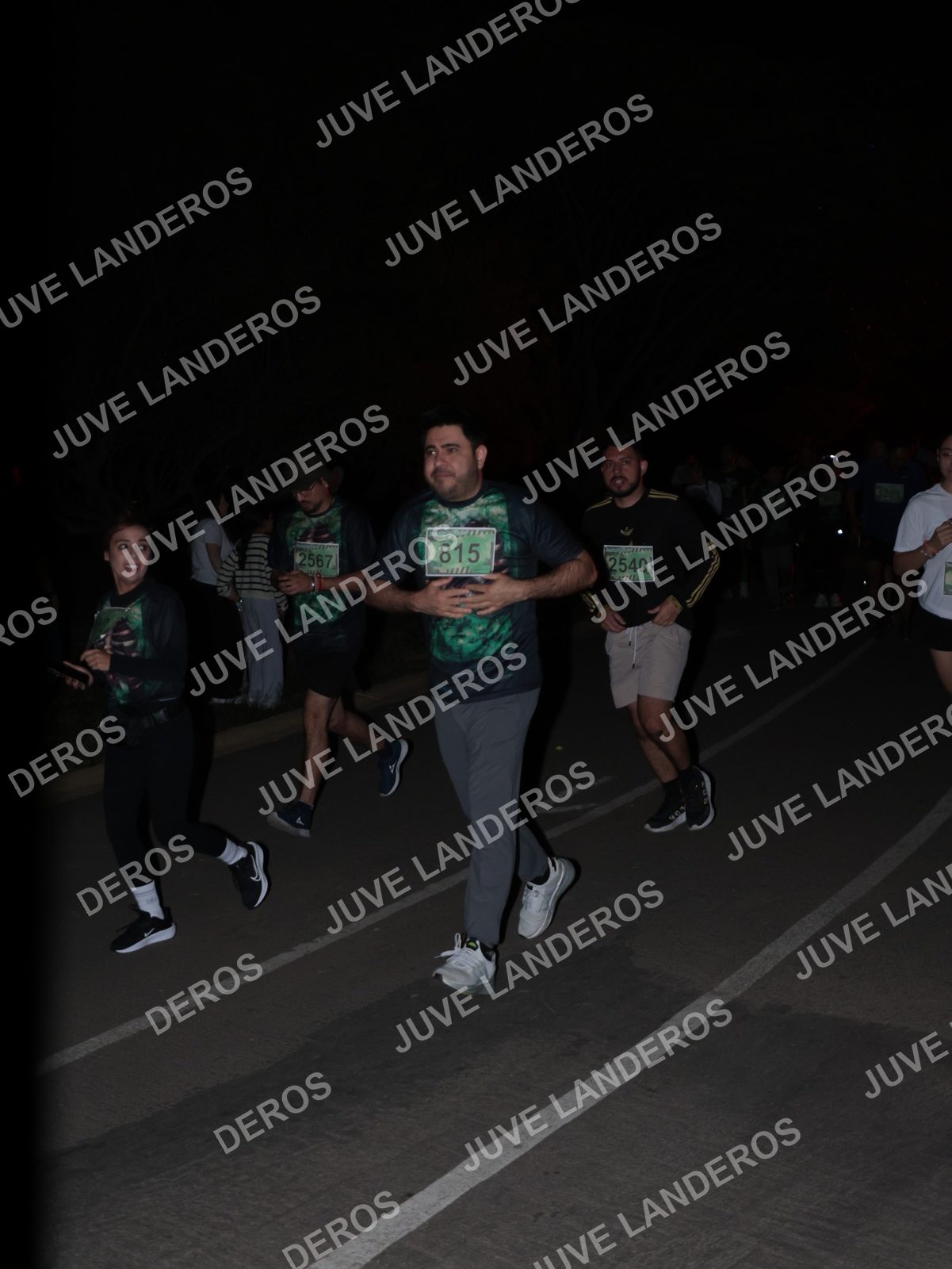 Foto de la Carrera Nocturna de Zombies Parque Metropolitano 2026 en Parque Metropolitano de Guadalajara, Zapopan, Jalisco a las 20:18 · dorsal 815, 2567, 2540