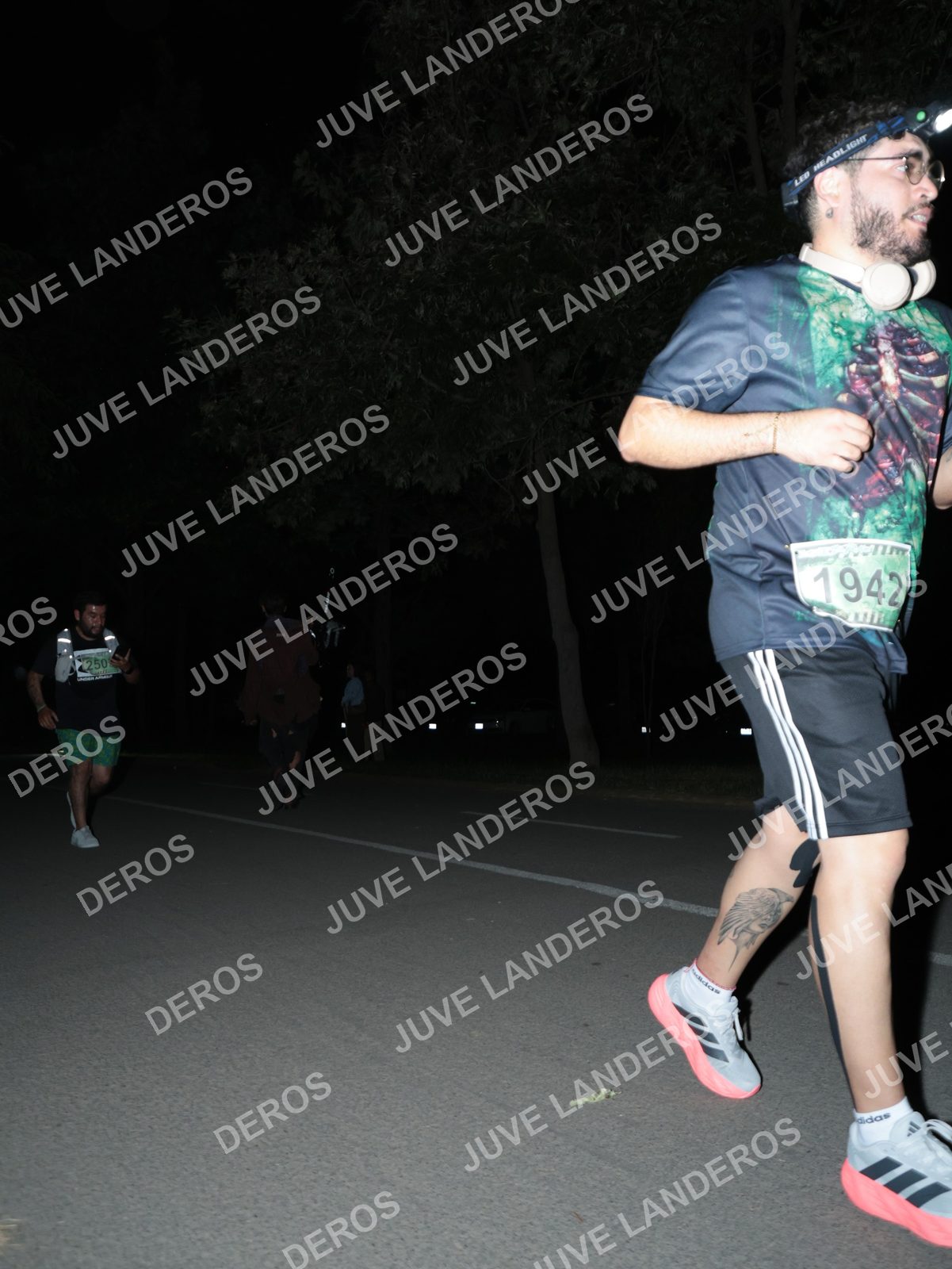 Foto de la Carrera Nocturna de Zombies Parque Metropolitano 2026 en Parque Metropolitano de Guadalajara, Zapopan, Jalisco a las 20:46 · dorsal 1942, 250
