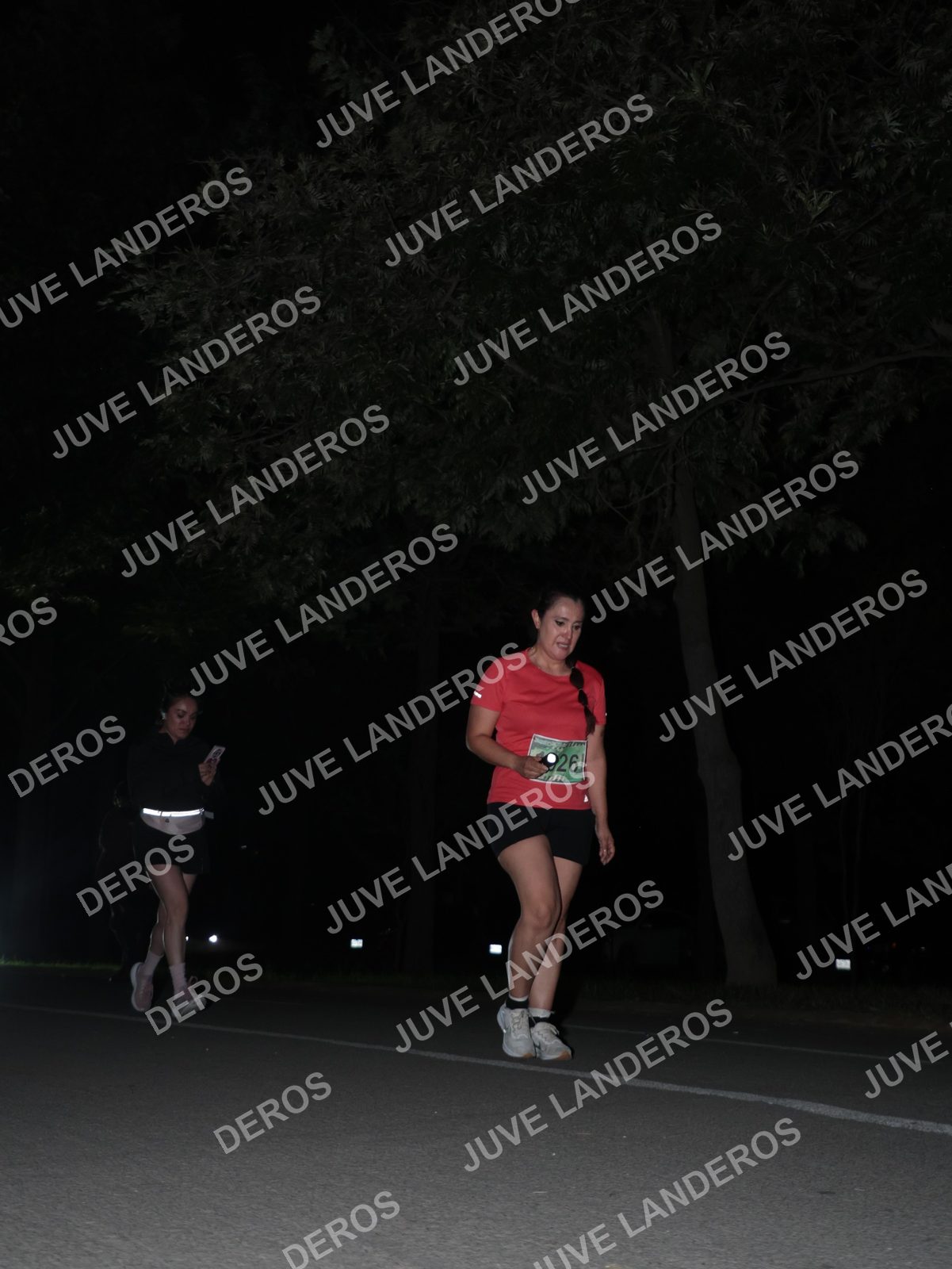 Foto de la Carrera Nocturna de Zombies Parque Metropolitano 2026 en Parque Metropolitano de Guadalajara, Zapopan, Jalisco a las 20:54 · dorsal 26