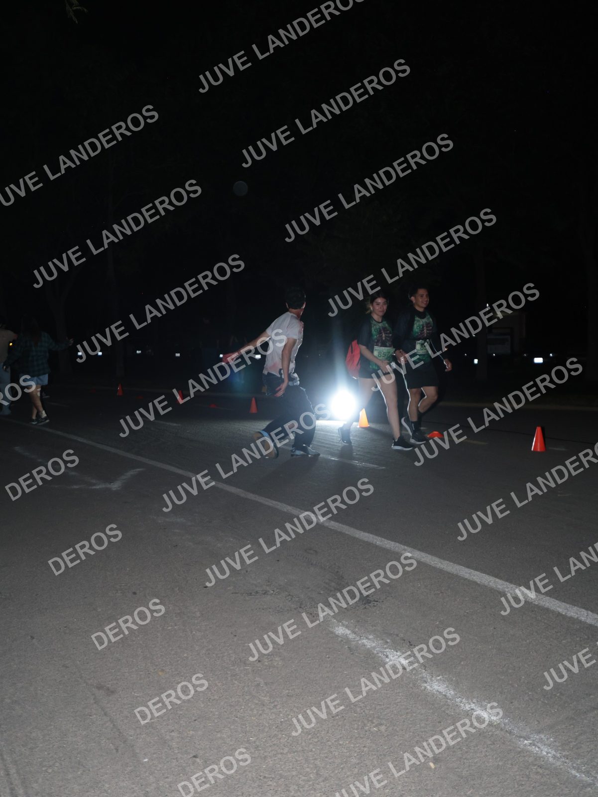 Foto de la Carrera Nocturna de Zombies Parque Metropolitano 2026 en Parque Metropolitano de Guadalajara, Zapopan, Jalisco a las 21:04 · dorsal 85