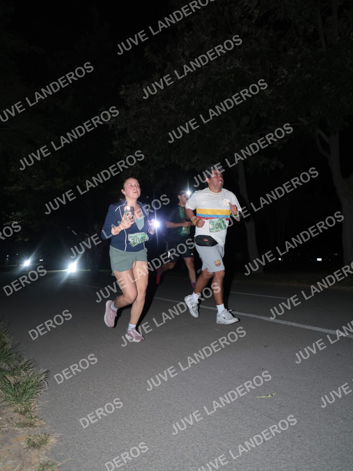 Foto de la Carrera Nocturna de Zombies Parque Metropolitano 2026 en Parque Metropolitano de Guadalajara, Zapopan, Jalisco a las 20:46 · dorsal 3007, 3006