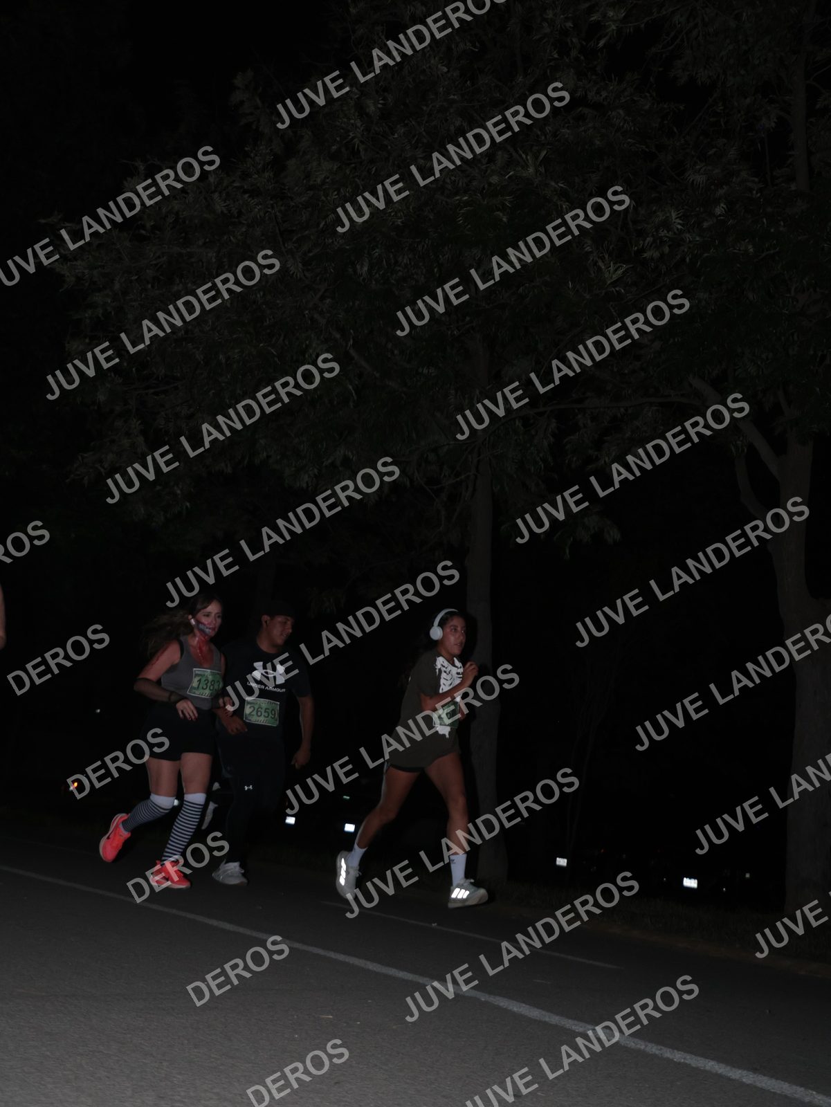 Foto de la Carrera Nocturna de Zombies Parque Metropolitano 2026 en Parque Metropolitano de Guadalajara, Zapopan, Jalisco a las 20:49 · dorsal 1383, 2659