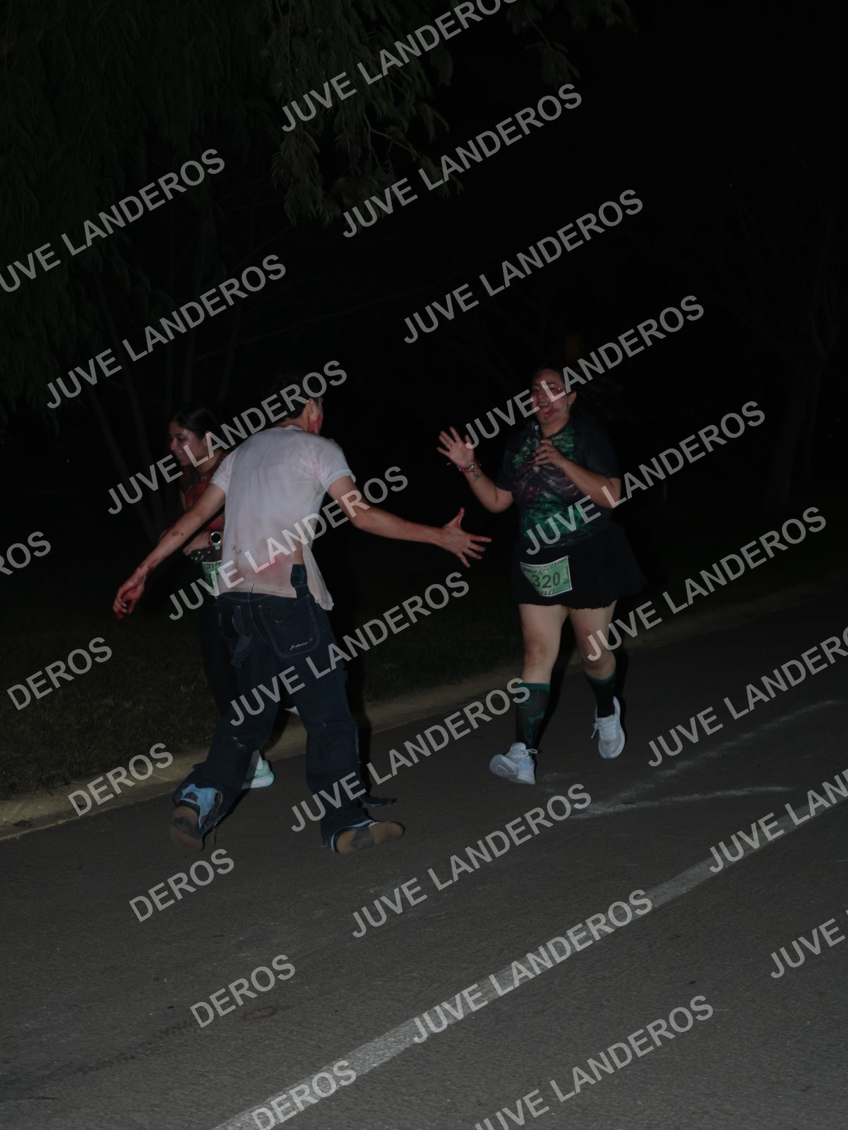 Foto de la Carrera Nocturna de Zombies Parque Metropolitano 2026 en Parque Metropolitano de Guadalajara, Zapopan, Jalisco a las 21:02 · dorsal 320