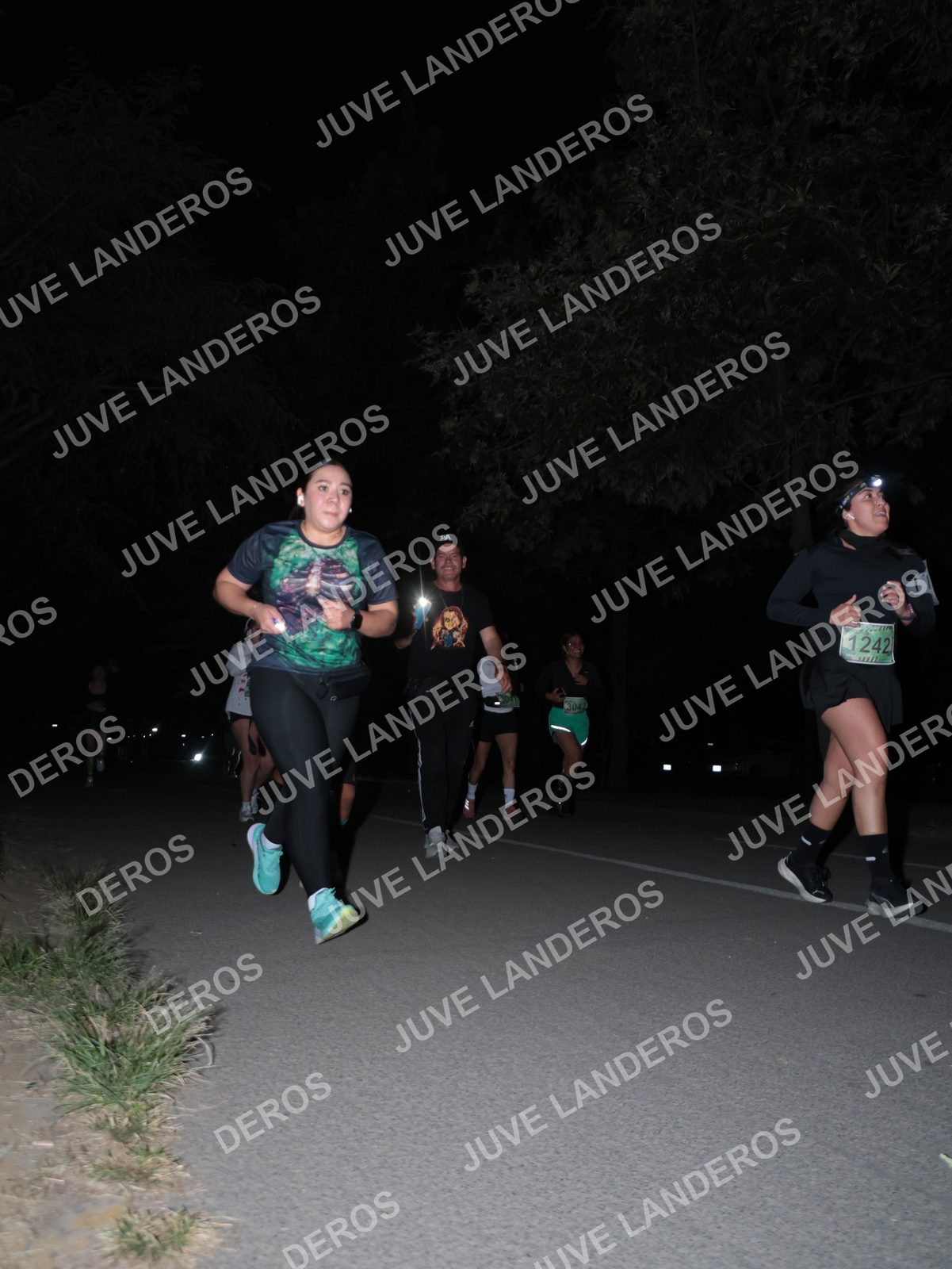 Foto de la Carrera Nocturna de Zombies Parque Metropolitano 2026 en Parque Metropolitano de Guadalajara, Zapopan, Jalisco a las 20:51 · dorsal 1242