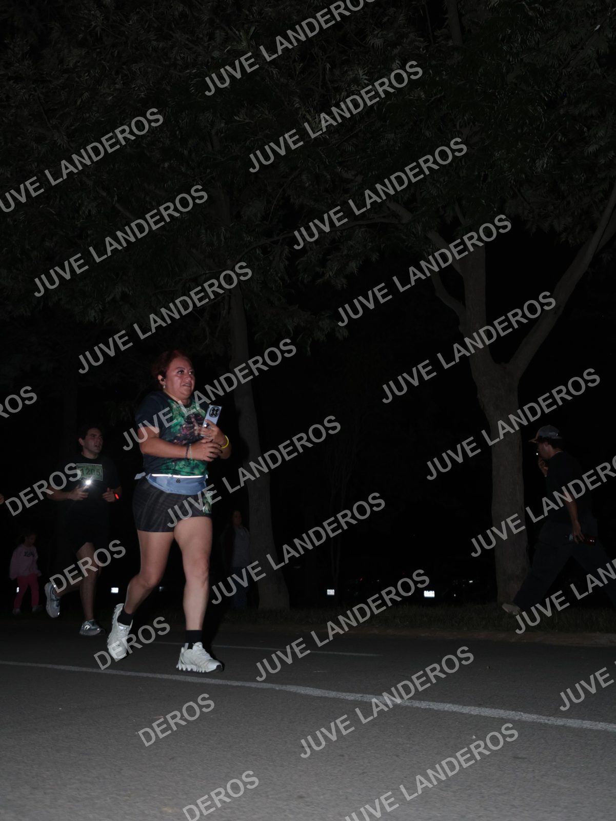 Foto de la Carrera Nocturna de Zombies Parque Metropolitano 2026 en Parque Metropolitano de Guadalajara, Zapopan, Jalisco a las 20:47 · dorsal 1205