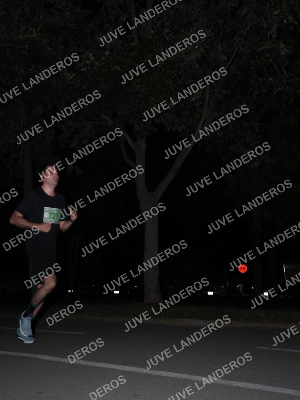 Foto de la Carrera Nocturna de Zombies Parque Metropolitano 2026 en Parque Metropolitano de Guadalajara, Zapopan, Jalisco a las 20:41 · dorsal 727
