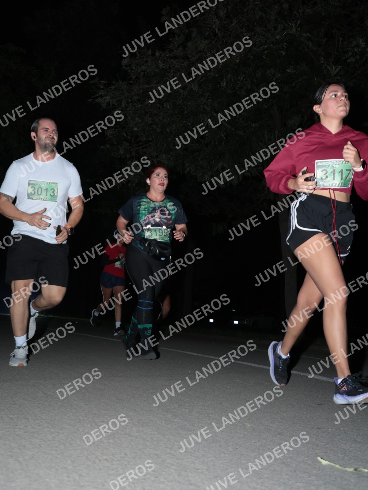 Foto de la Carrera Nocturna de Zombies Parque Metropolitano 2026 en Parque Metropolitano de Guadalajara, Zapopan, Jalisco a las 20:50 · dorsal 3117, 3013, 3199