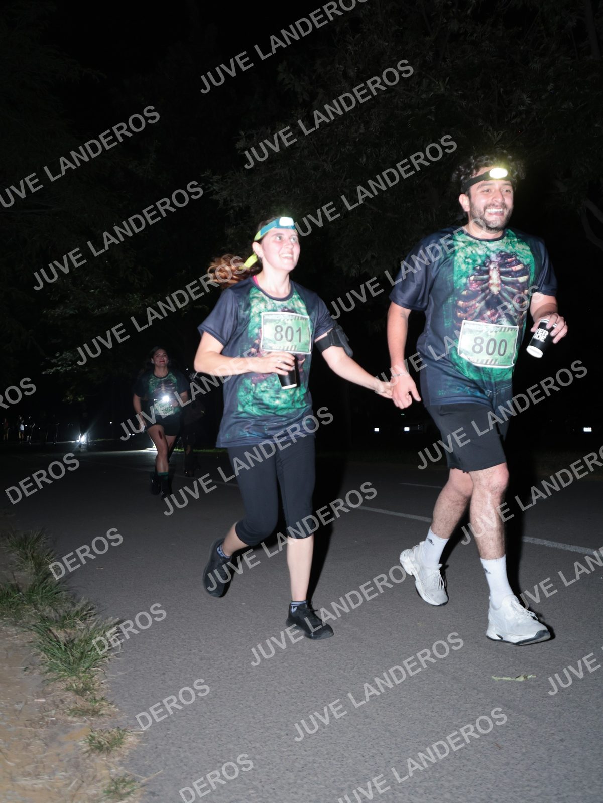 Foto de la Carrera Nocturna de Zombies Parque Metropolitano 2026 en Parque Metropolitano de Guadalajara, Zapopan, Jalisco a las 20:47 · dorsal 801, 800