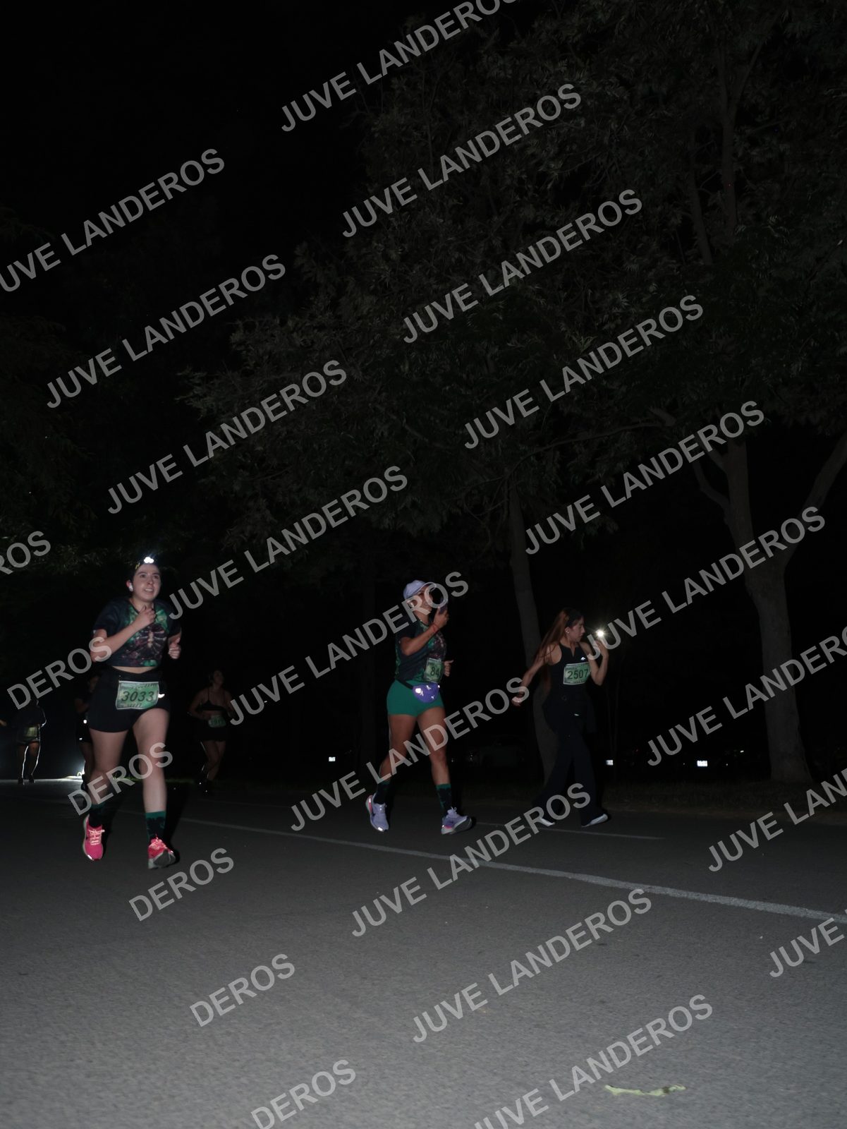 Foto de la Carrera Nocturna de Zombies Parque Metropolitano 2026 en Parque Metropolitano de Guadalajara, Zapopan, Jalisco a las 20:52 · dorsal 3033, 2507