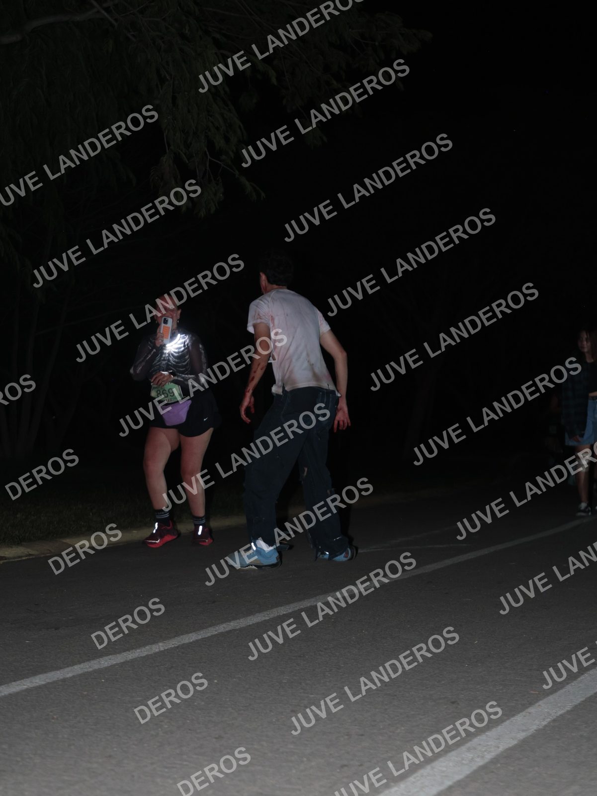 Foto de la Carrera Nocturna de Zombies Parque Metropolitano 2026 en Parque Metropolitano de Guadalajara, Zapopan, Jalisco a las 21:02 · dorsal 869