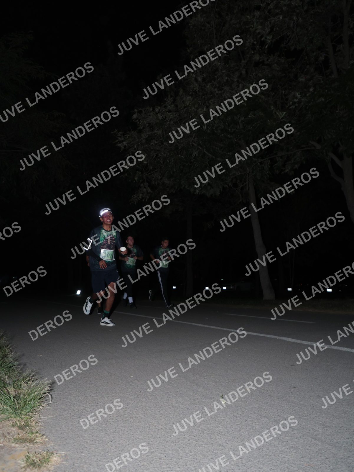 Foto de la Carrera Nocturna de Zombies Parque Metropolitano 2026 en Parque Metropolitano de Guadalajara, Zapopan, Jalisco a las 20:40 · dorsal 307, 22