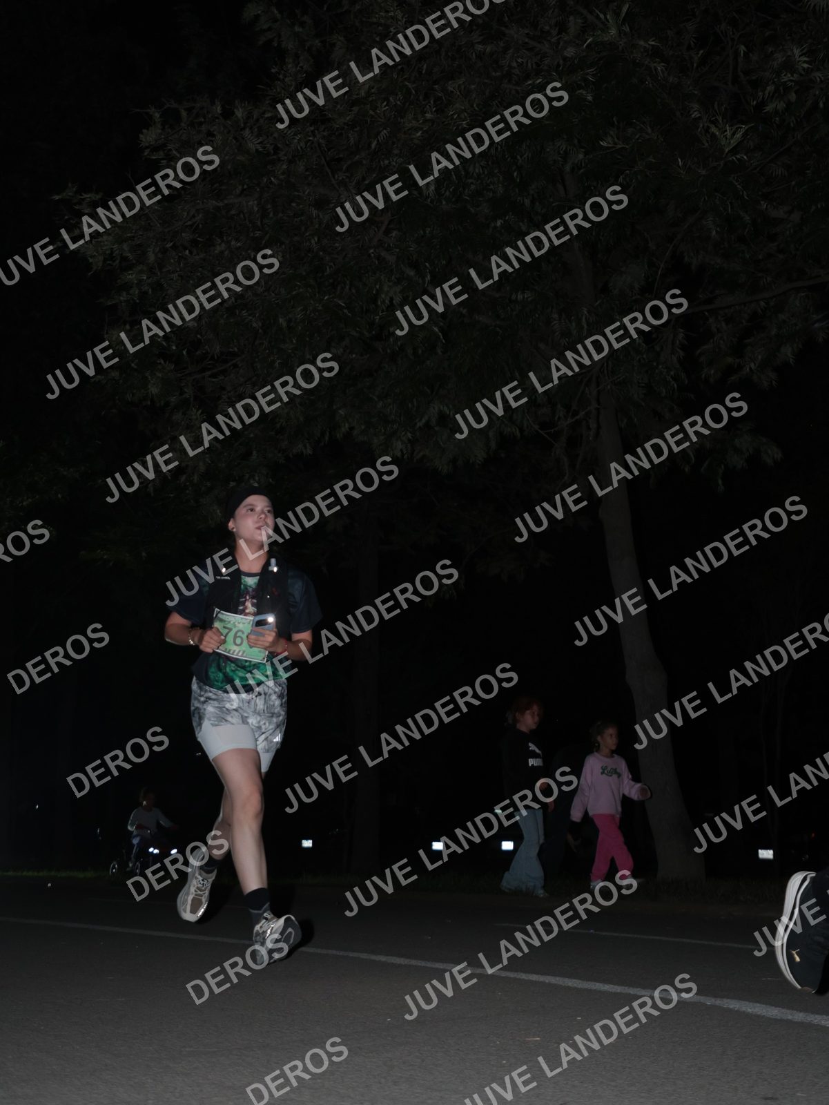 Foto de la Carrera Nocturna de Zombies Parque Metropolitano 2026 en Parque Metropolitano de Guadalajara, Zapopan, Jalisco a las 20:47 · dorsal 76