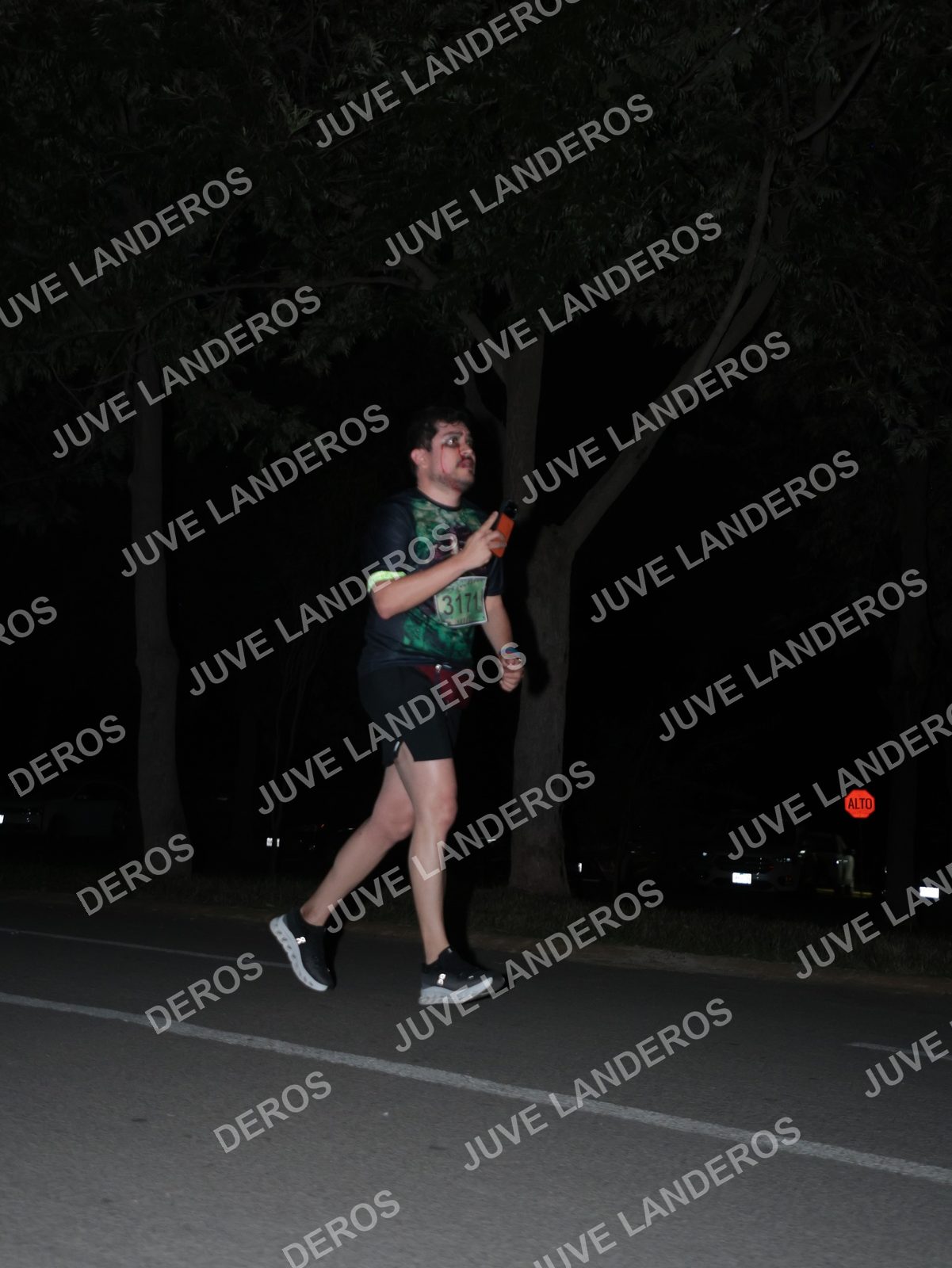 Foto de la Carrera Nocturna de Zombies Parque Metropolitano 2026 en Parque Metropolitano de Guadalajara, Zapopan, Jalisco a las 20:51 · dorsal 3171