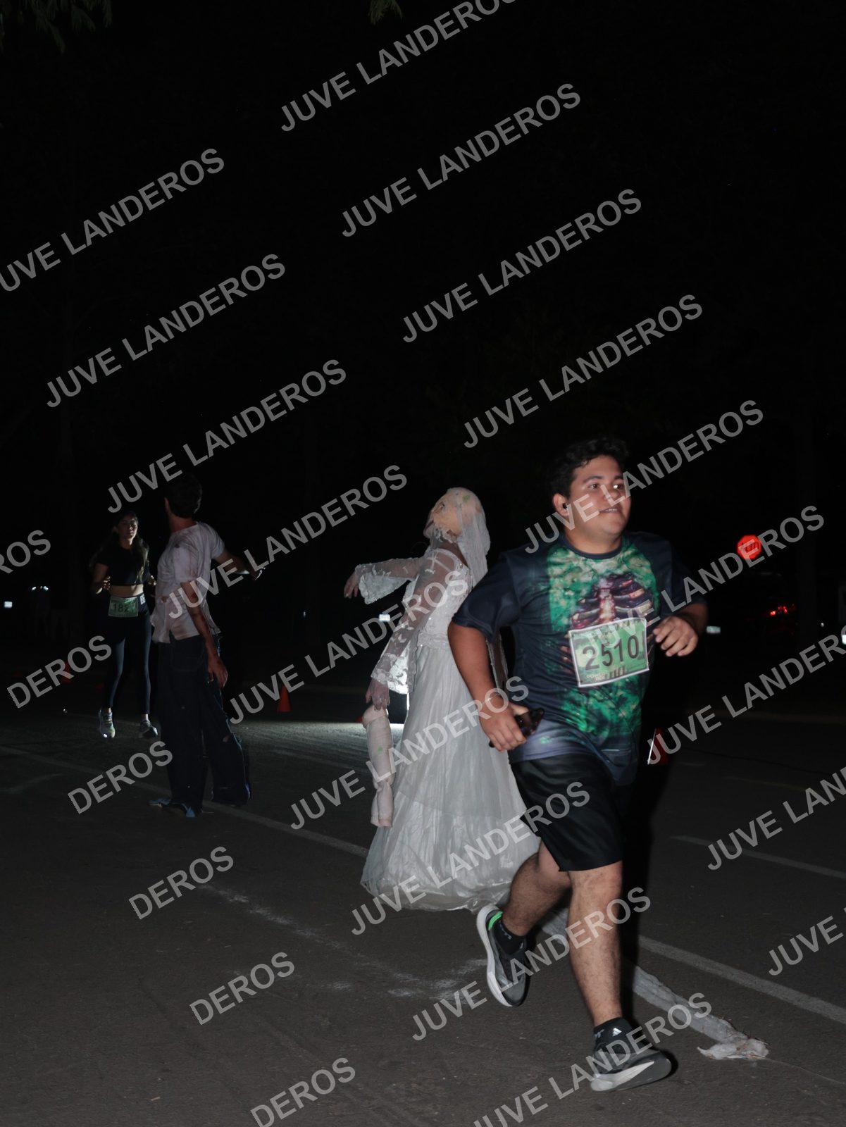 Foto de la Carrera Nocturna de Zombies Parque Metropolitano 2026 en Parque Metropolitano de Guadalajara, Zapopan, Jalisco a las 20:59 · dorsal 2510