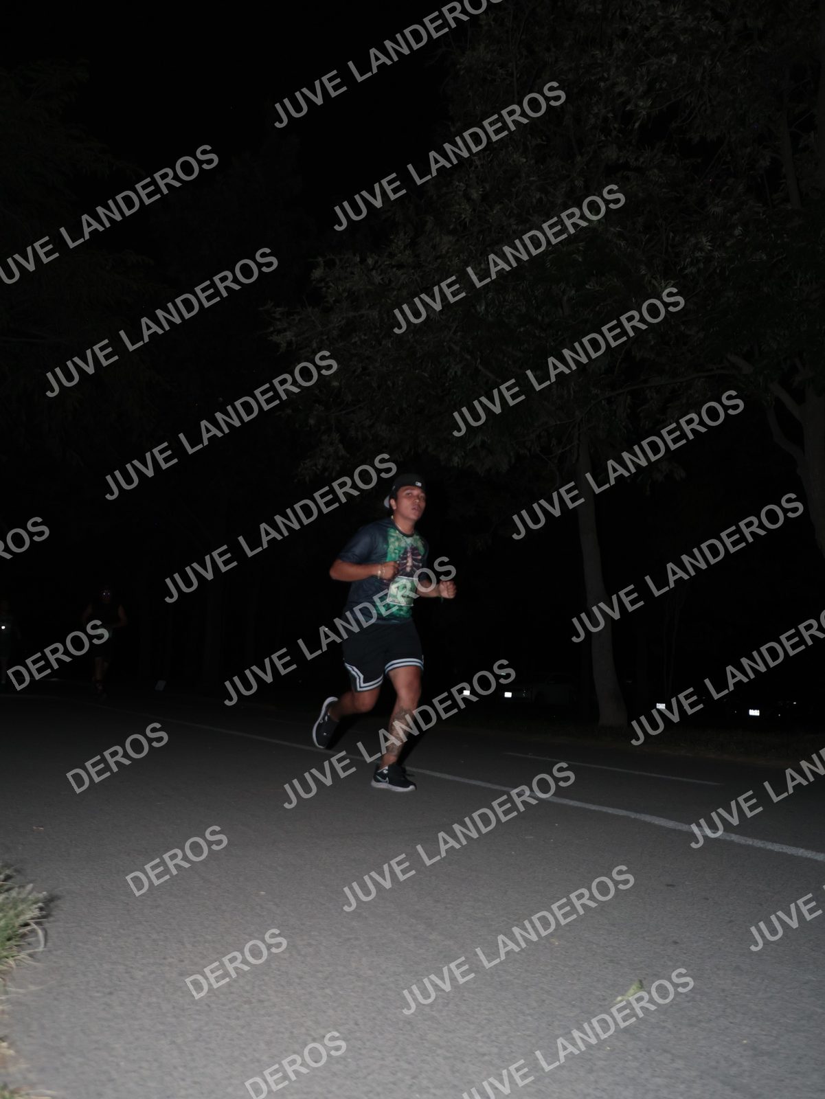 Foto de la Carrera Nocturna de Zombies Parque Metropolitano 2026 en Parque Metropolitano de Guadalajara, Zapopan, Jalisco a las 20:43 · dorsal 122