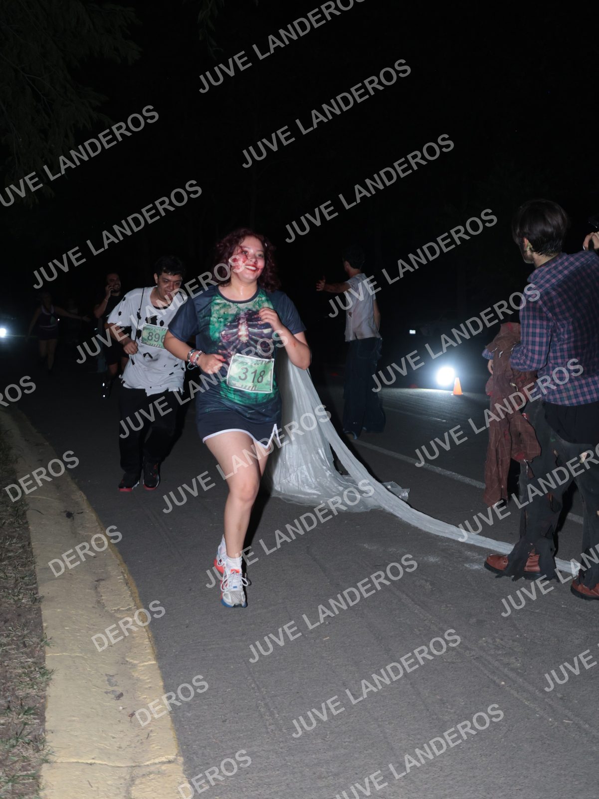 Foto de la Carrera Nocturna de Zombies Parque Metropolitano 2026 en Parque Metropolitano de Guadalajara, Zapopan, Jalisco a las 20:59 · dorsal 318, 89