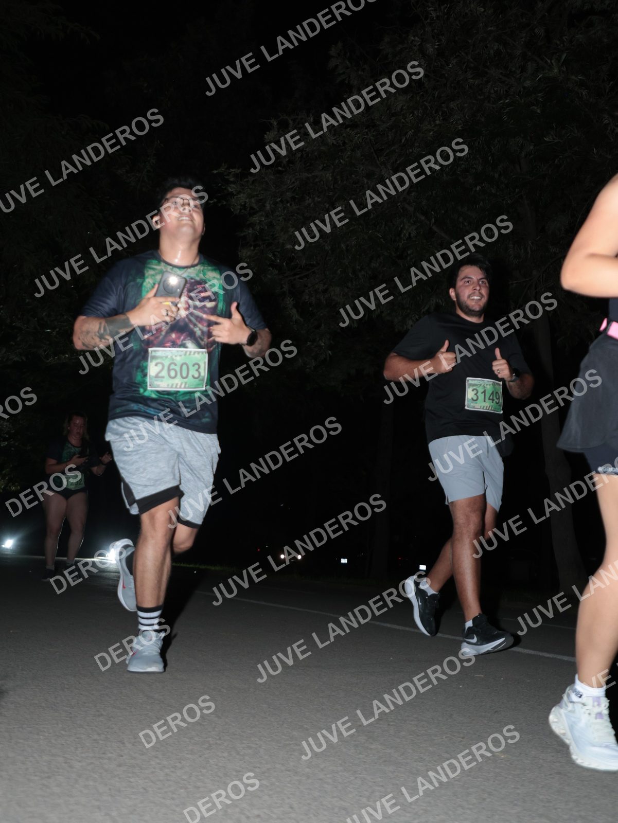 Foto de la Carrera Nocturna de Zombies Parque Metropolitano 2026 en Parque Metropolitano de Guadalajara, Zapopan, Jalisco a las 20:50 · dorsal 3149, 1232, 2603