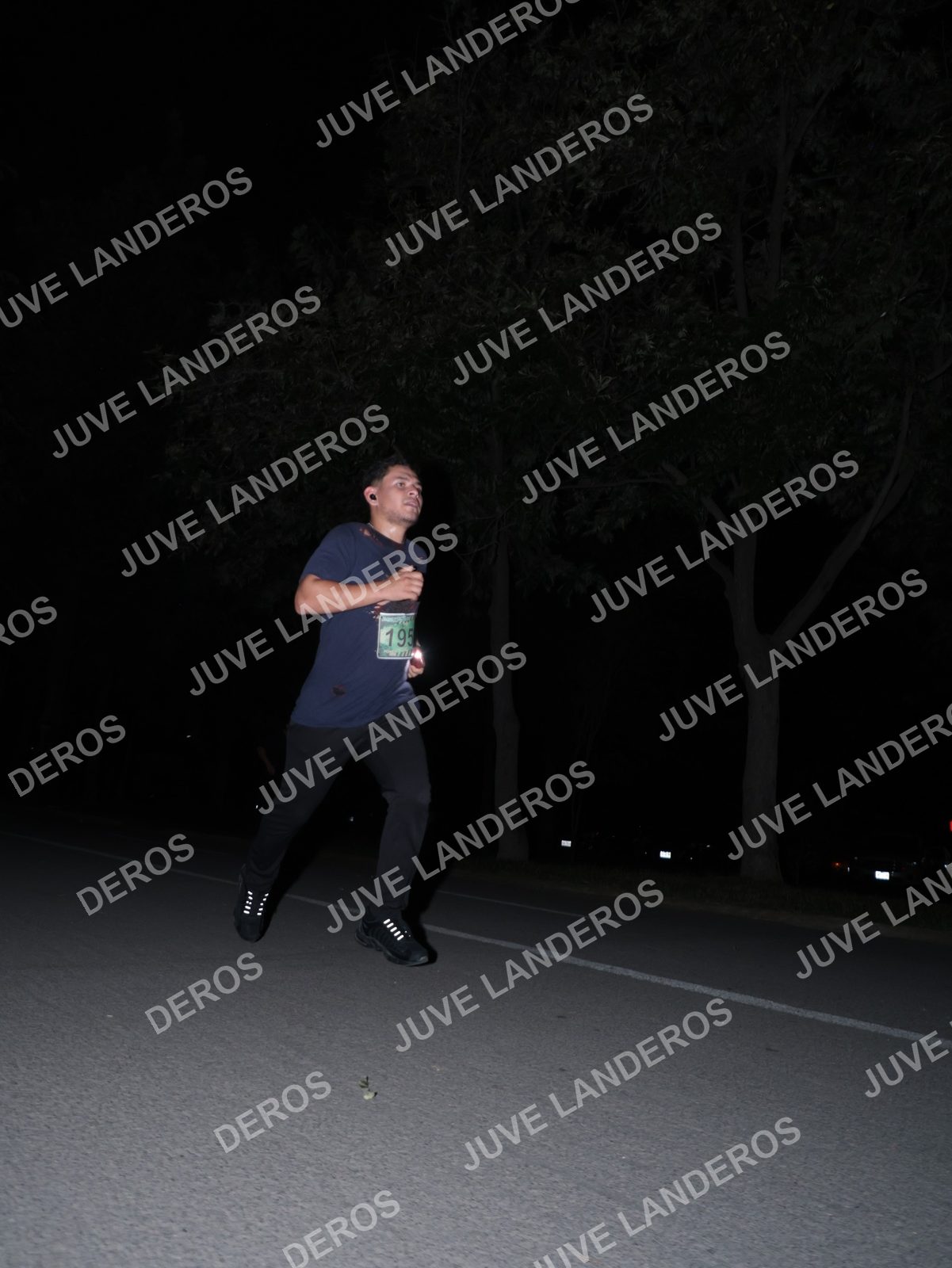 Foto de la Carrera Nocturna de Zombies Parque Metropolitano 2026 en Parque Metropolitano de Guadalajara, Zapopan, Jalisco a las 20:39 · dorsal 195