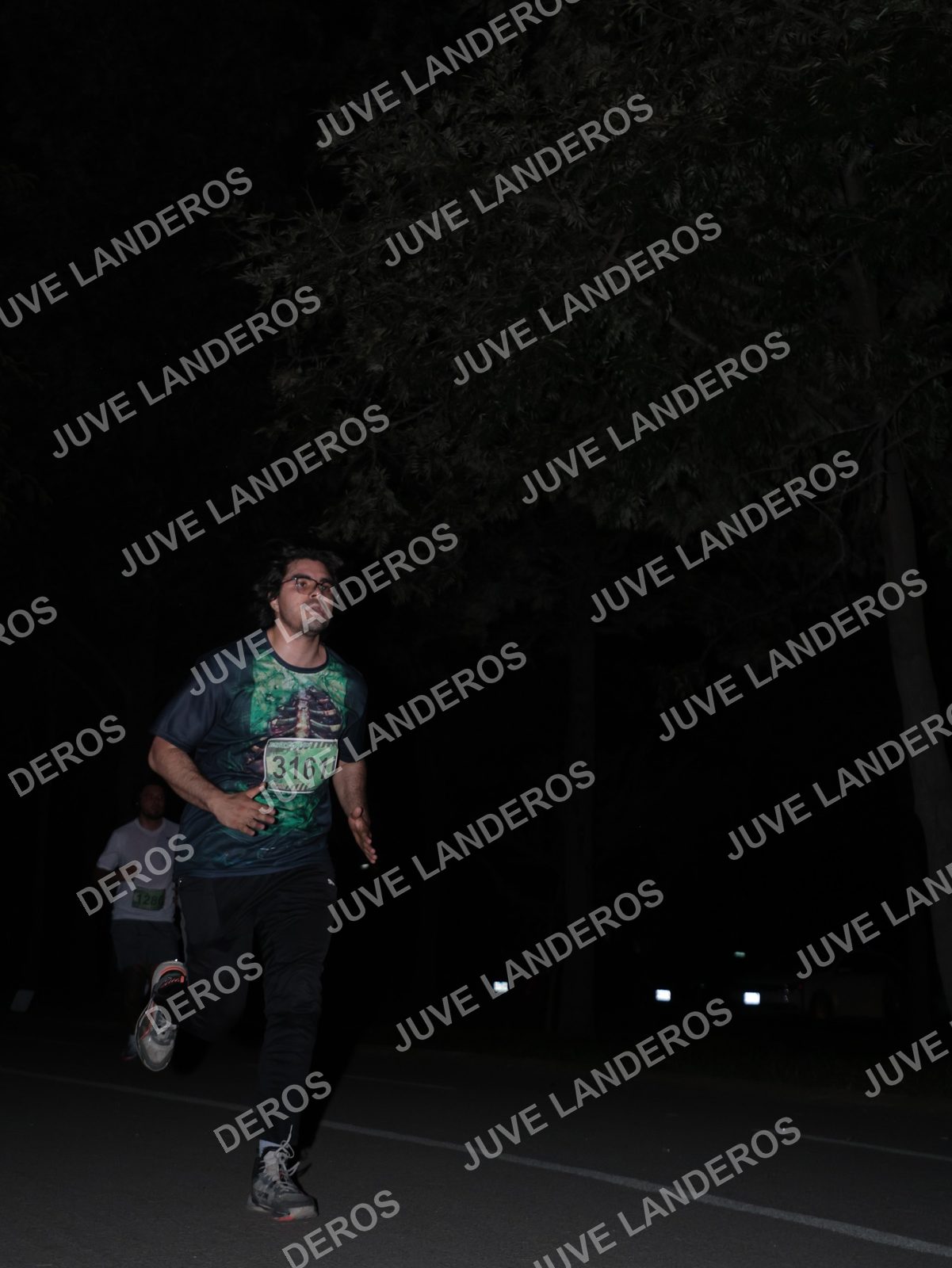 Foto de la Carrera Nocturna de Zombies Parque Metropolitano 2026 en Parque Metropolitano de Guadalajara, Zapopan, Jalisco a las 20:42 · dorsal 3161, 128