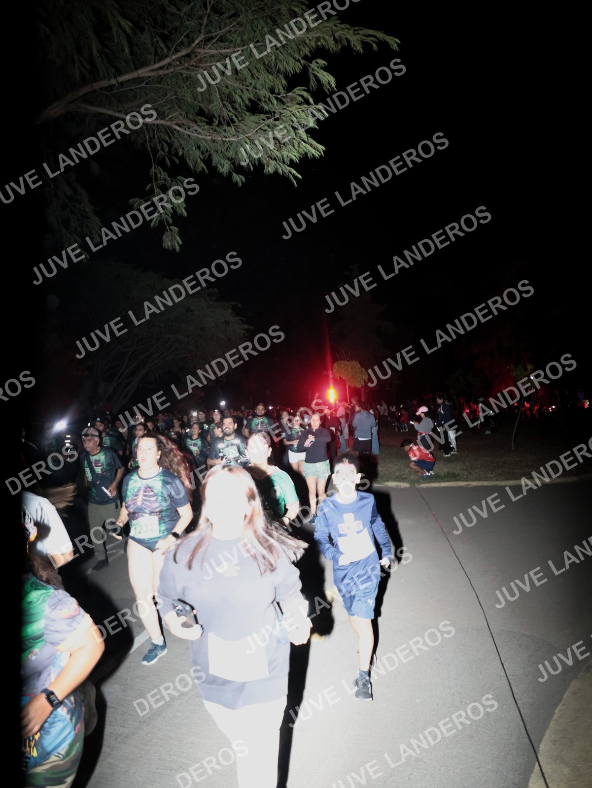 Foto de la Carrera Nocturna de Zombies Parque Metropolitano 2026 en Parque Metropolitano de Guadalajara, Zapopan, Jalisco a las 20:15 · dorsal 1232