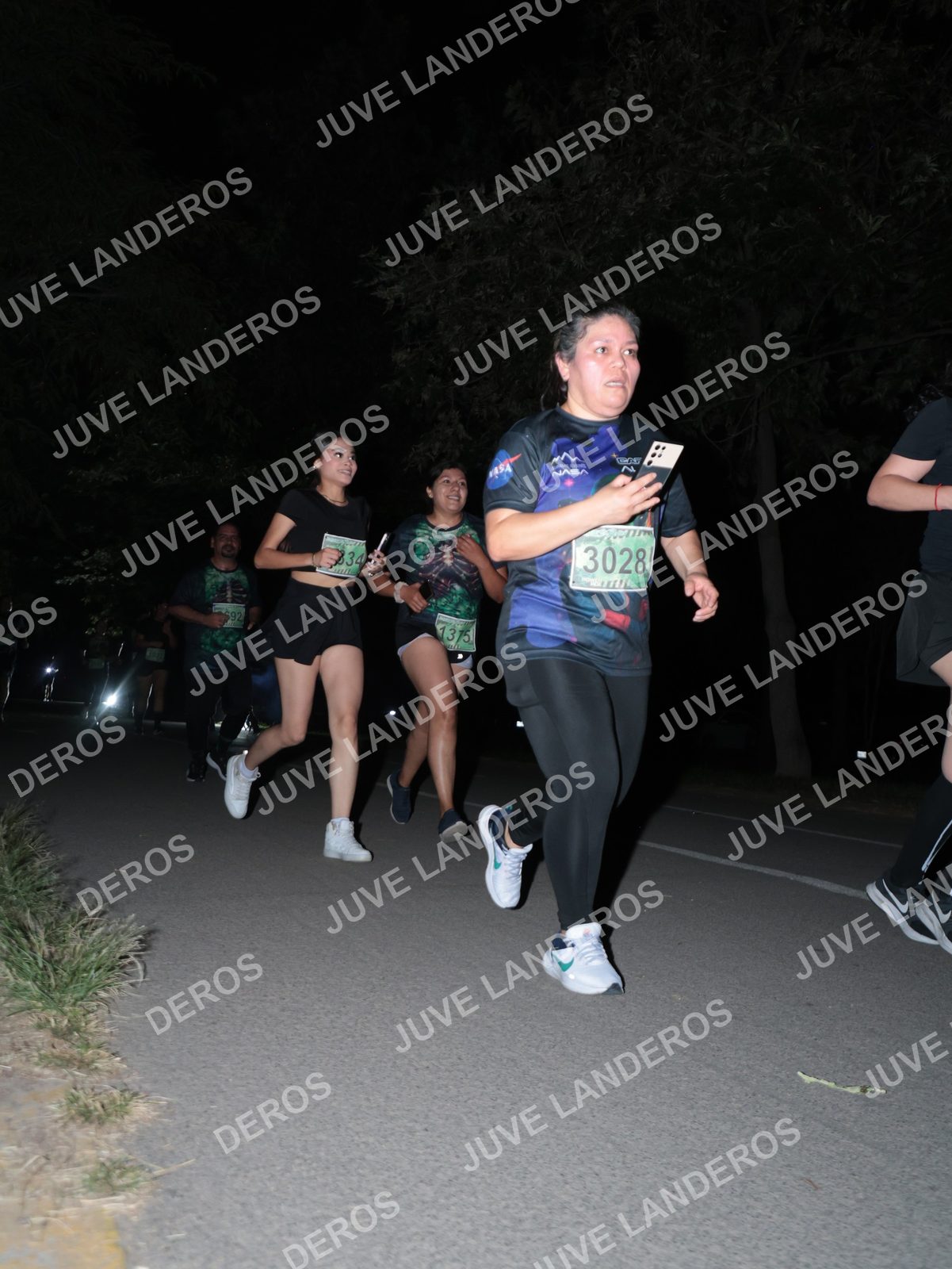 Foto de la Carrera Nocturna de Zombies Parque Metropolitano 2026 en Parque Metropolitano de Guadalajara, Zapopan, Jalisco a las 20:49 · dorsal 3028, 1375