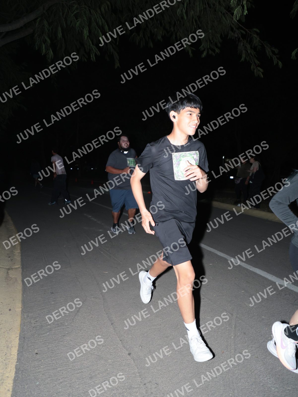 Foto de la Carrera Nocturna de Zombies Parque Metropolitano 2026 en Parque Metropolitano de Guadalajara, Zapopan, Jalisco a las 21:03 · dorsal 3135