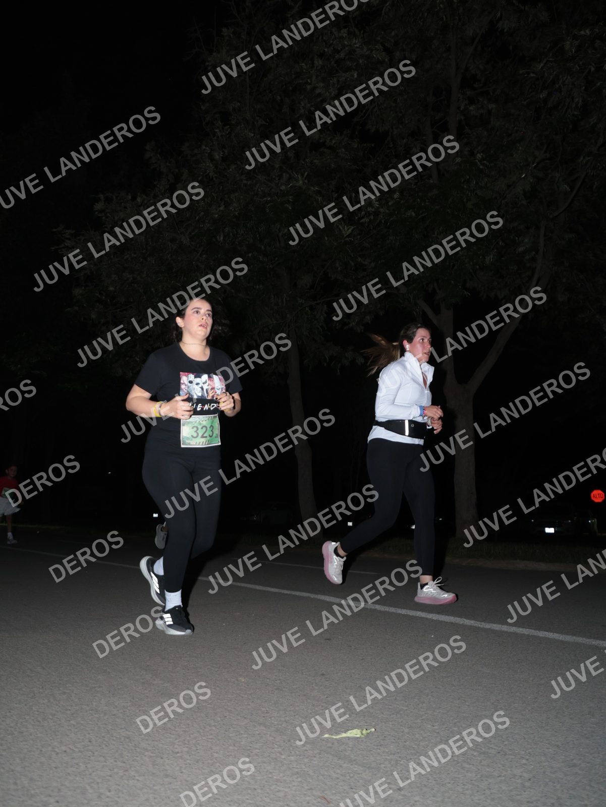 Foto de la Carrera Nocturna de Zombies Parque Metropolitano 2026 en Parque Metropolitano de Guadalajara, Zapopan, Jalisco a las 20:52 · dorsal 323