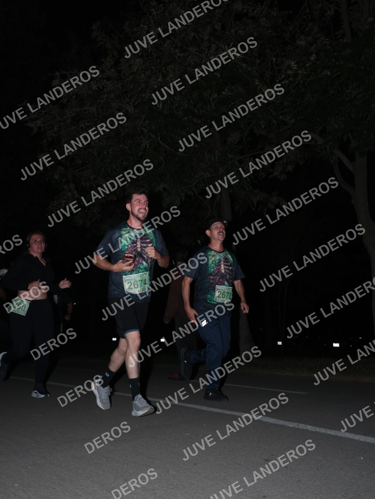 Foto de la Carrera Nocturna de Zombies Parque Metropolitano 2026 en Parque Metropolitano de Guadalajara, Zapopan, Jalisco a las 20:46 · dorsal 360, 2678, 2674
