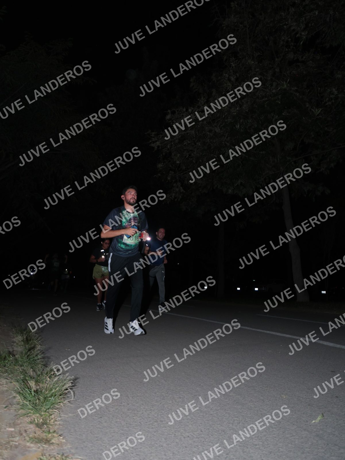 Foto de la Carrera Nocturna de Zombies Parque Metropolitano 2026 en Parque Metropolitano de Guadalajara, Zapopan, Jalisco a las 20:43 · dorsal 818