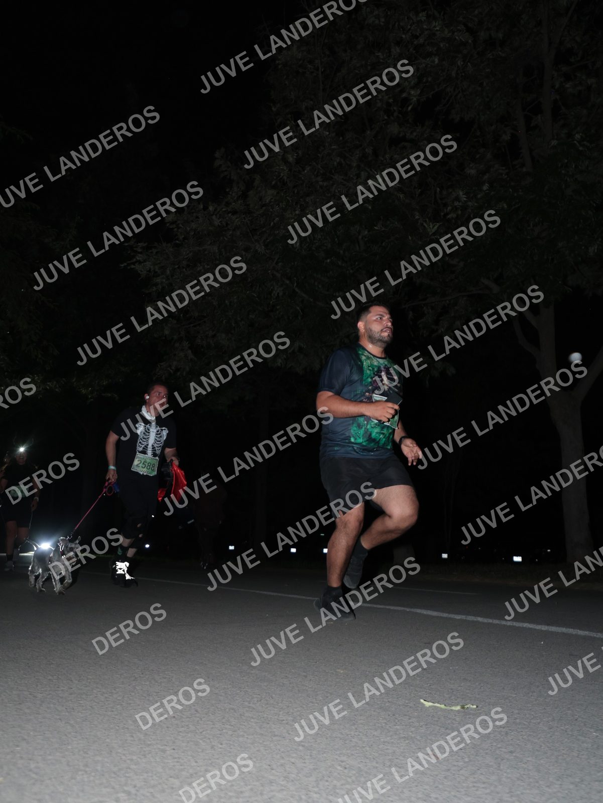 Foto de la Carrera Nocturna de Zombies Parque Metropolitano 2026 en Parque Metropolitano de Guadalajara, Zapopan, Jalisco a las 20:49 · dorsal 2588