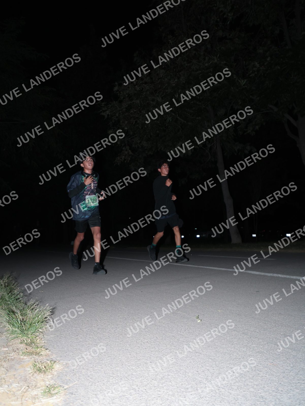Foto de la Carrera Nocturna de Zombies Parque Metropolitano 2026 en Parque Metropolitano de Guadalajara, Zapopan, Jalisco a las 20:37 · dorsal 1329