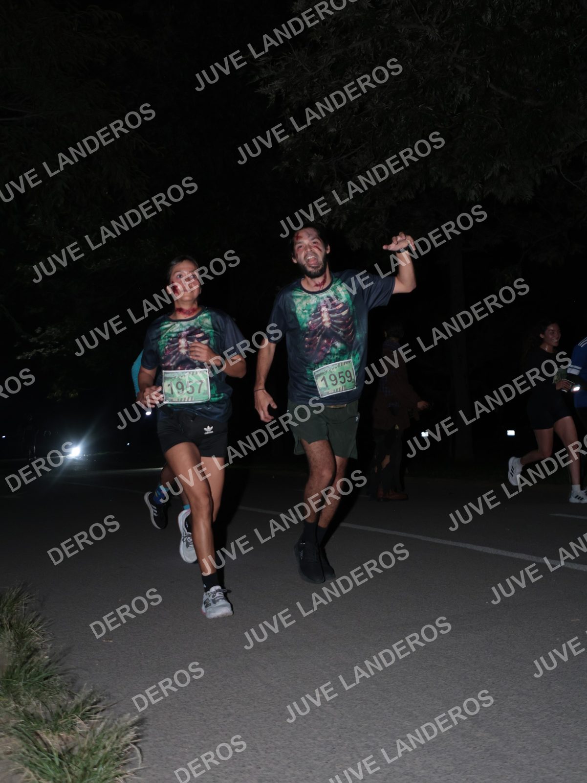 Foto de la Carrera Nocturna de Zombies Parque Metropolitano 2026 en Parque Metropolitano de Guadalajara, Zapopan, Jalisco a las 20:46 · dorsal 1957, 1959