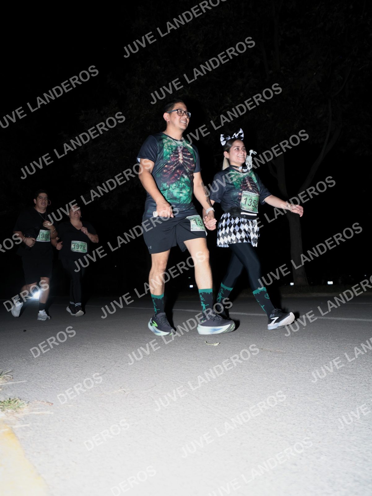 Foto de la Carrera Nocturna de Zombies Parque Metropolitano 2026 en Parque Metropolitano de Guadalajara, Zapopan, Jalisco a las 21:06 · dorsal 1978, 986, 1352