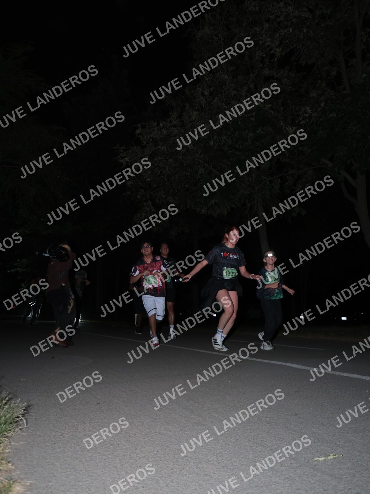 Foto de la Carrera Nocturna de Zombies Parque Metropolitano 2026 en Parque Metropolitano de Guadalajara, Zapopan, Jalisco a las 20:53 · dorsal 1939, 2573