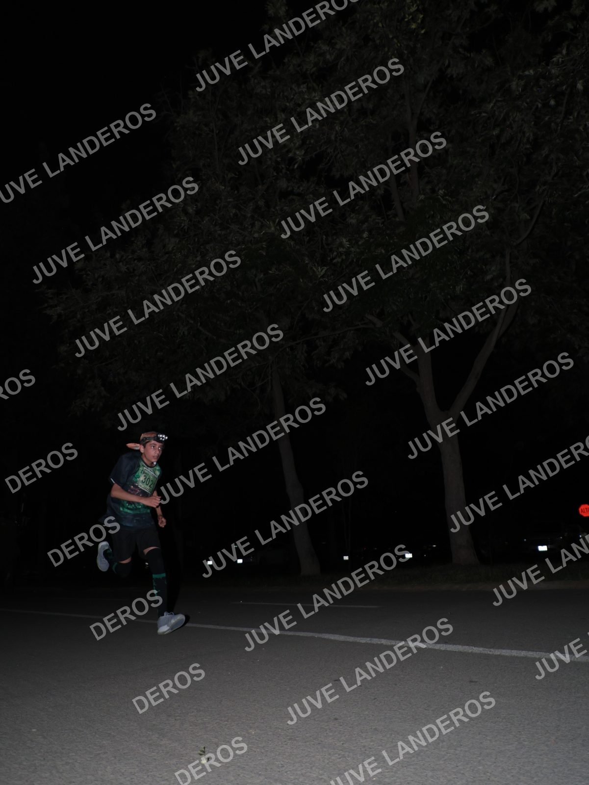 Foto de la Carrera Nocturna de Zombies Parque Metropolitano 2026 en Parque Metropolitano de Guadalajara, Zapopan, Jalisco a las 20:42 · dorsal 302