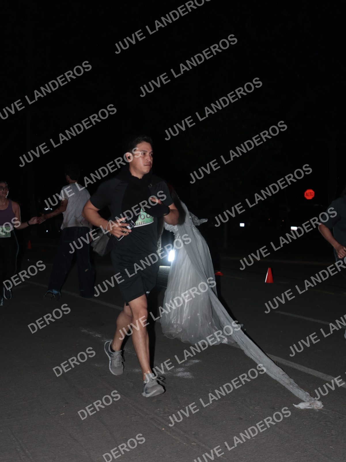 Foto de la Carrera Nocturna de Zombies Parque Metropolitano 2026 en Parque Metropolitano de Guadalajara, Zapopan, Jalisco a las 20:59 · dorsal 14