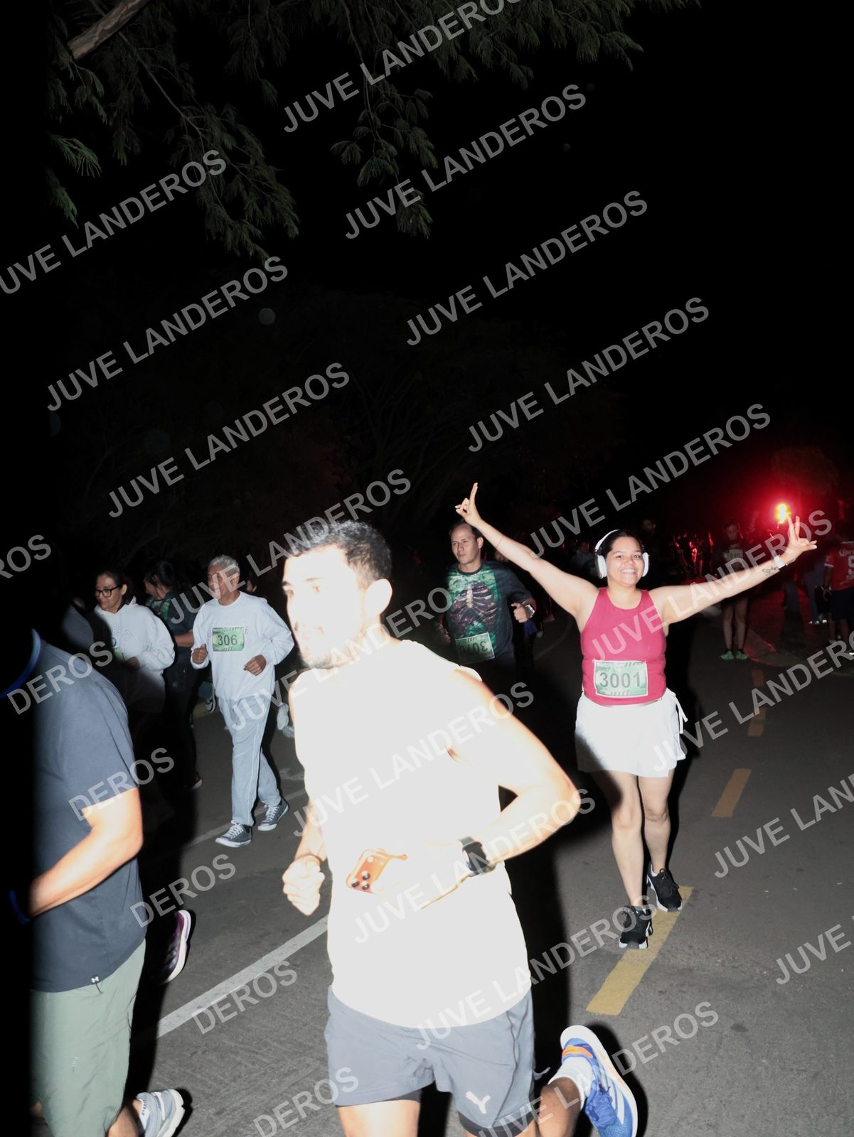 Foto de la Carrera Nocturna de Zombies Parque Metropolitano 2026 en Parque Metropolitano de Guadalajara, Zapopan, Jalisco a las 20:16 · dorsal 3001, 306