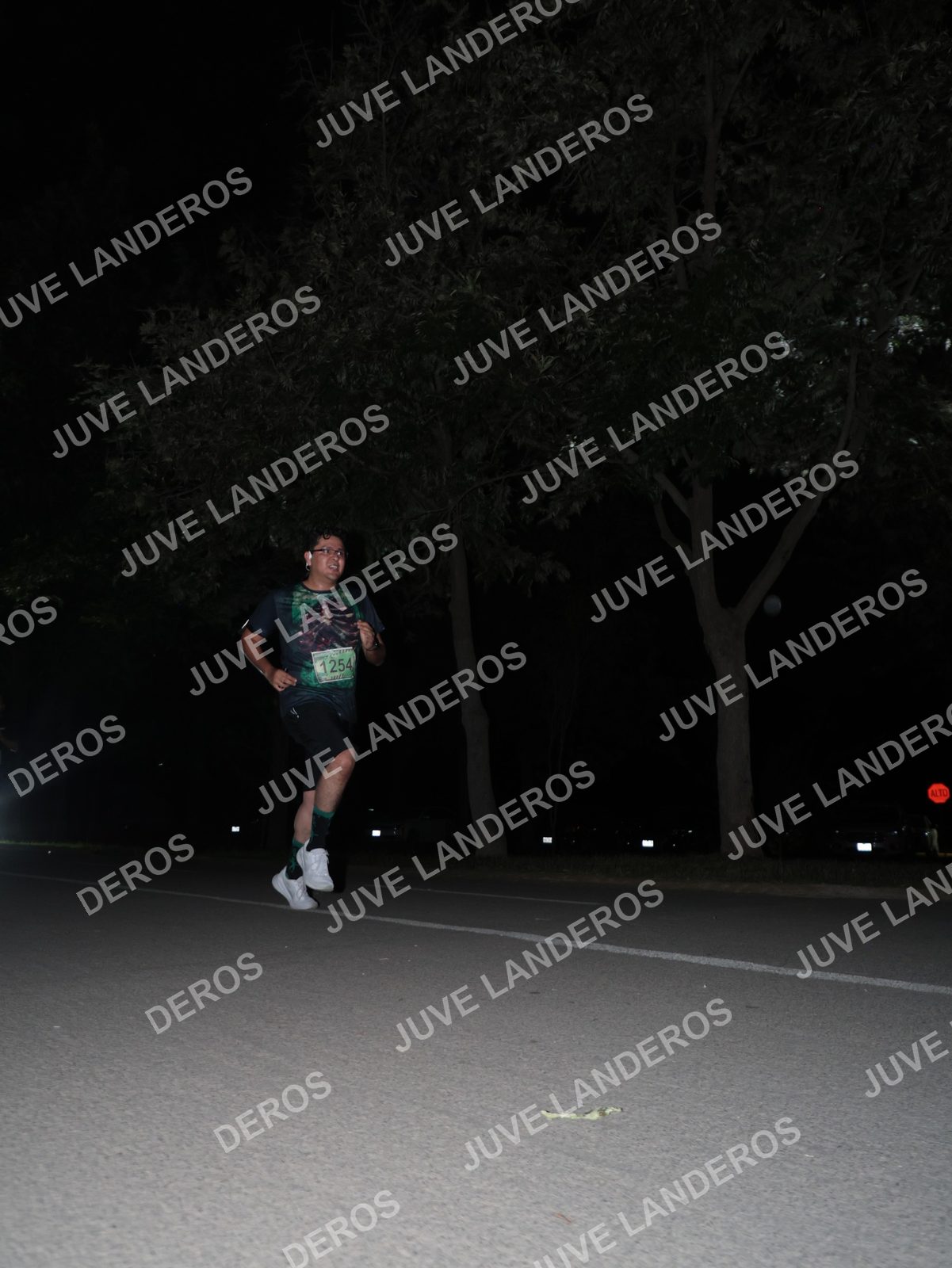 Foto de la Carrera Nocturna de Zombies Parque Metropolitano 2026 en Parque Metropolitano de Guadalajara, Zapopan, Jalisco a las 20:47 · dorsal 254