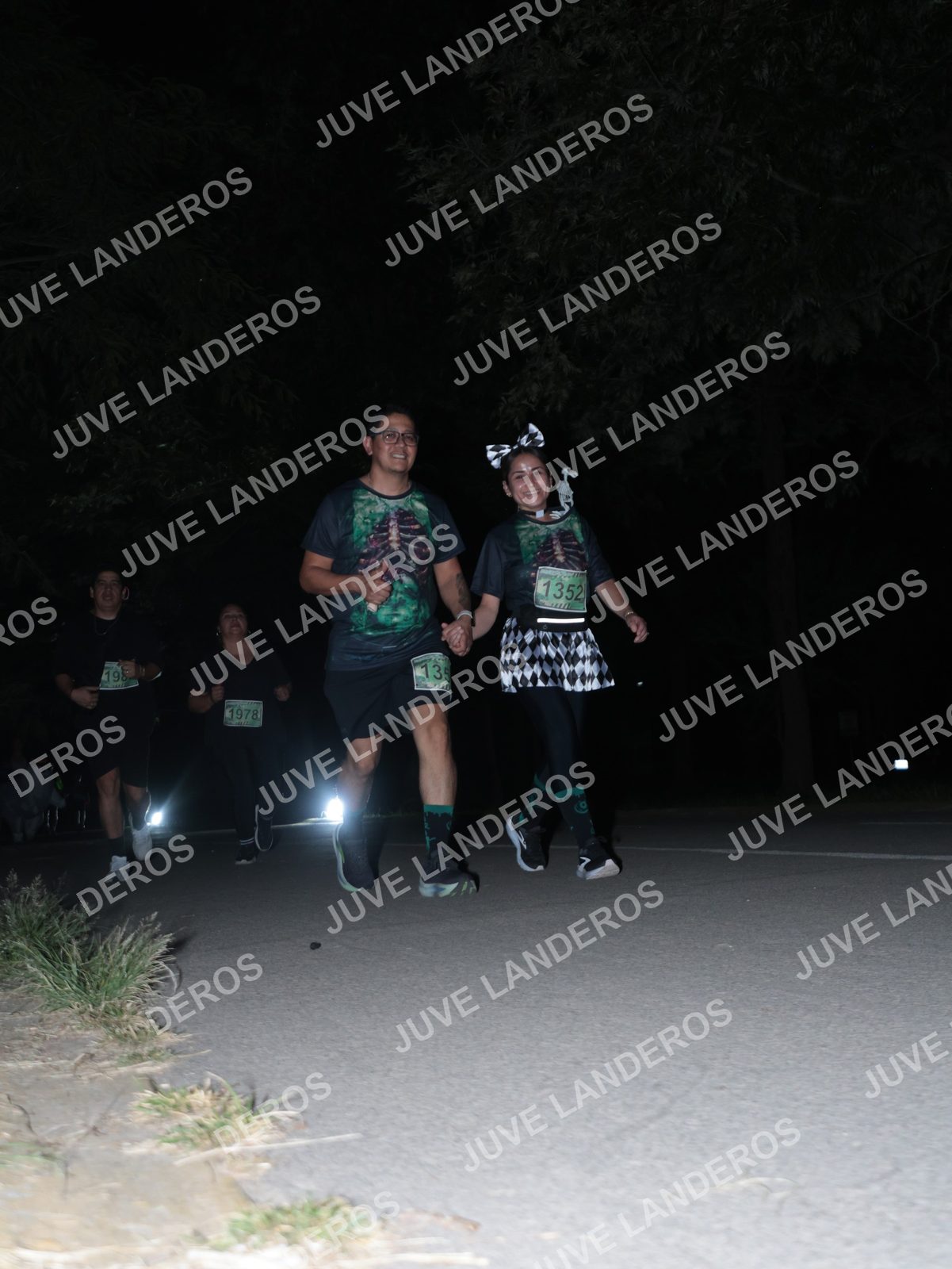 Foto de la Carrera Nocturna de Zombies Parque Metropolitano 2026 en Parque Metropolitano de Guadalajara, Zapopan, Jalisco a las 21:06 · dorsal 1352, 1978