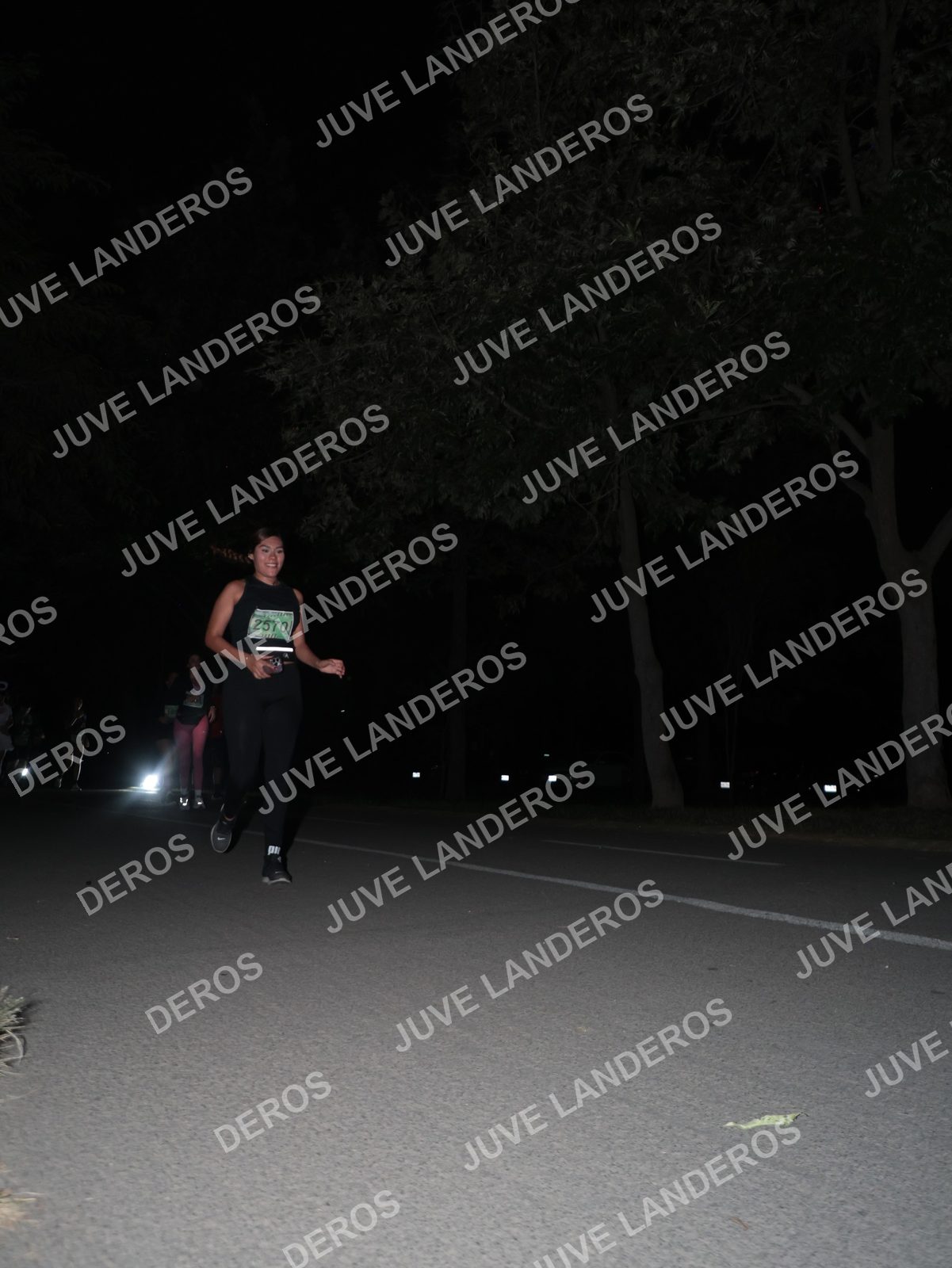 Foto de la Carrera Nocturna de Zombies Parque Metropolitano 2026 en Parque Metropolitano de Guadalajara, Zapopan, Jalisco a las 20:52 · dorsal 2570