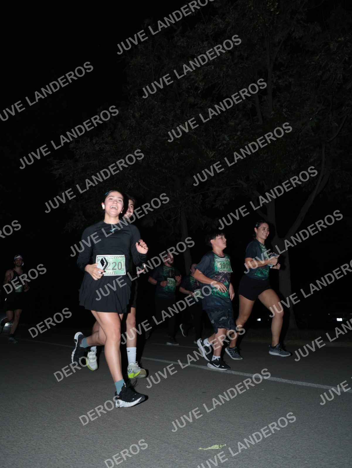 Foto de la Carrera Nocturna de Zombies Parque Metropolitano 2026 en Parque Metropolitano de Guadalajara, Zapopan, Jalisco a las 20:52 · dorsal 1901, 13, 220