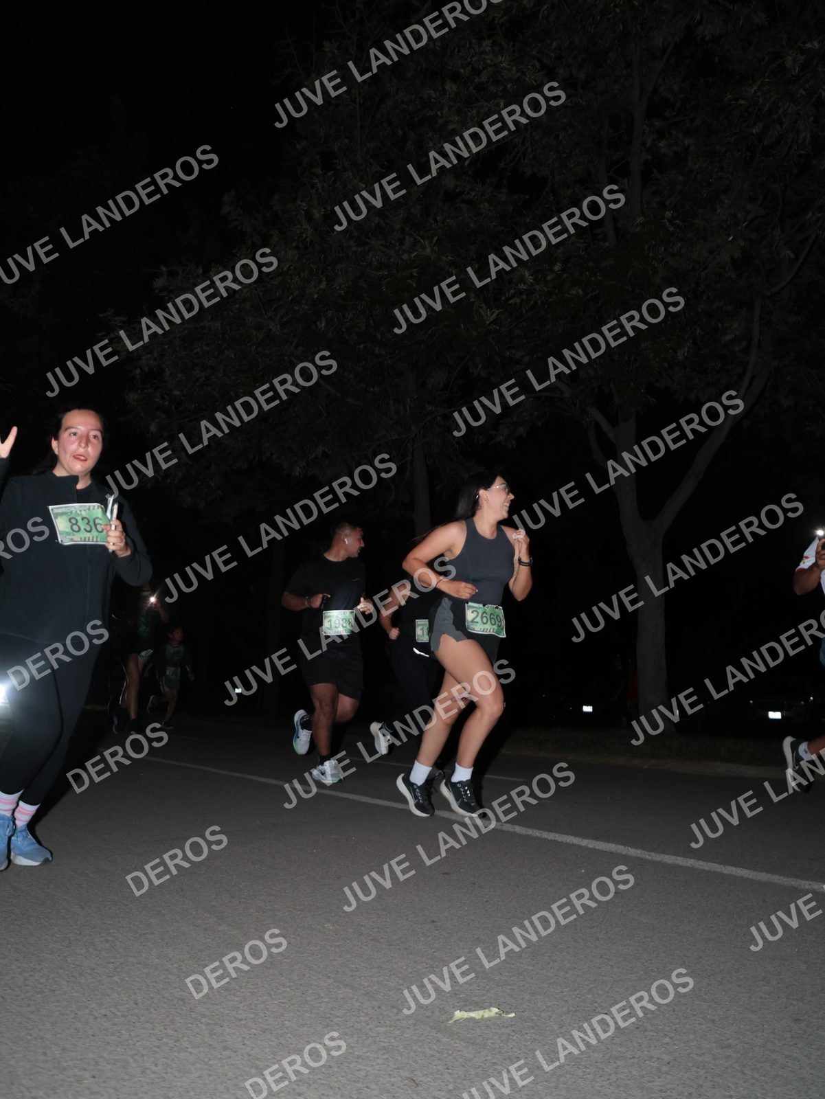 Foto de la Carrera Nocturna de Zombies Parque Metropolitano 2026 en Parque Metropolitano de Guadalajara, Zapopan, Jalisco a las 20:54 · dorsal 836, 2669, 988