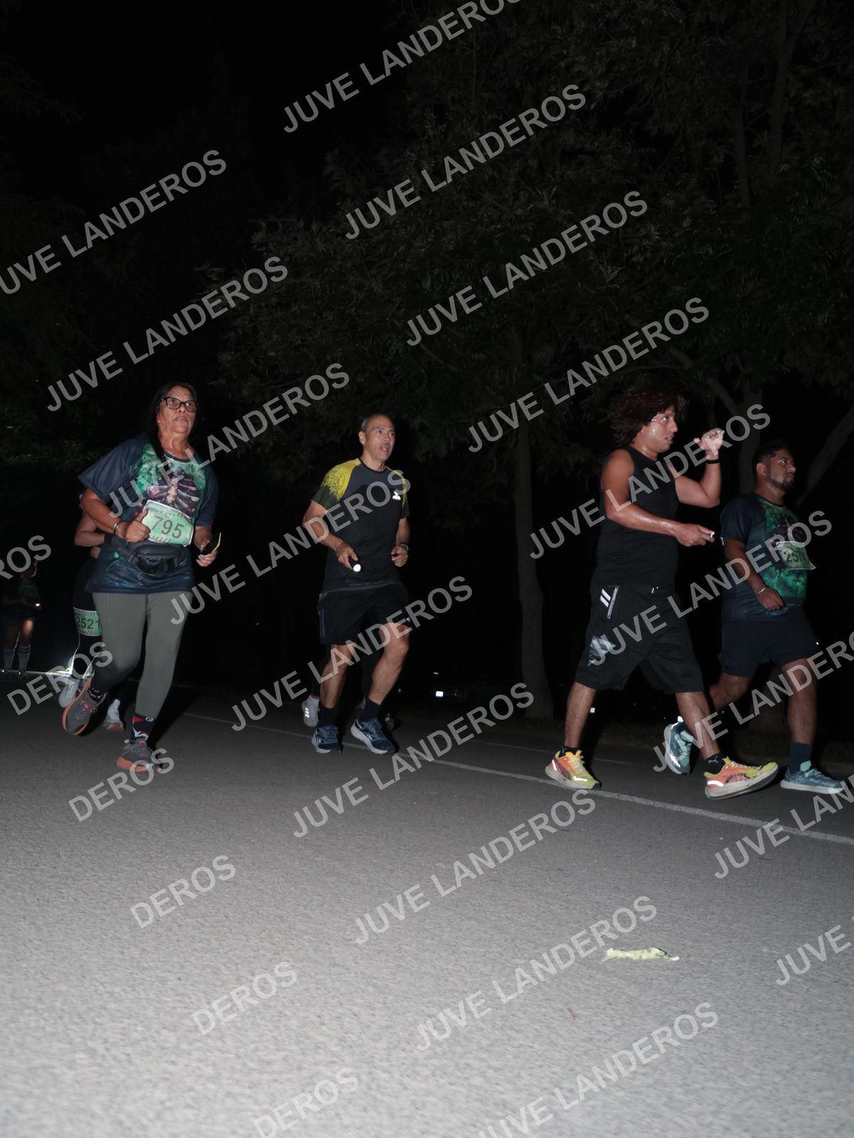 Foto de la Carrera Nocturna de Zombies Parque Metropolitano 2026 en Parque Metropolitano de Guadalajara, Zapopan, Jalisco a las 20:56 · dorsal 795, 252, 257