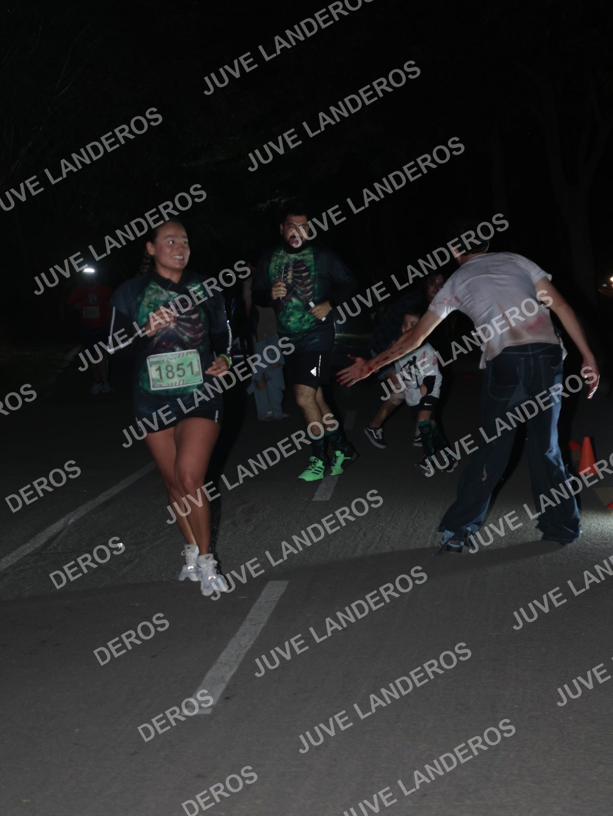 Foto de la Carrera Nocturna de Zombies Parque Metropolitano 2026 en Parque Metropolitano de Guadalajara, Zapopan, Jalisco a las 21:02 · dorsal 1851